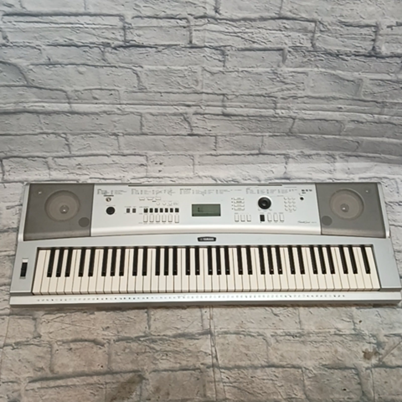 Yamaha Portable Grand DGX-230 Electric Piano
