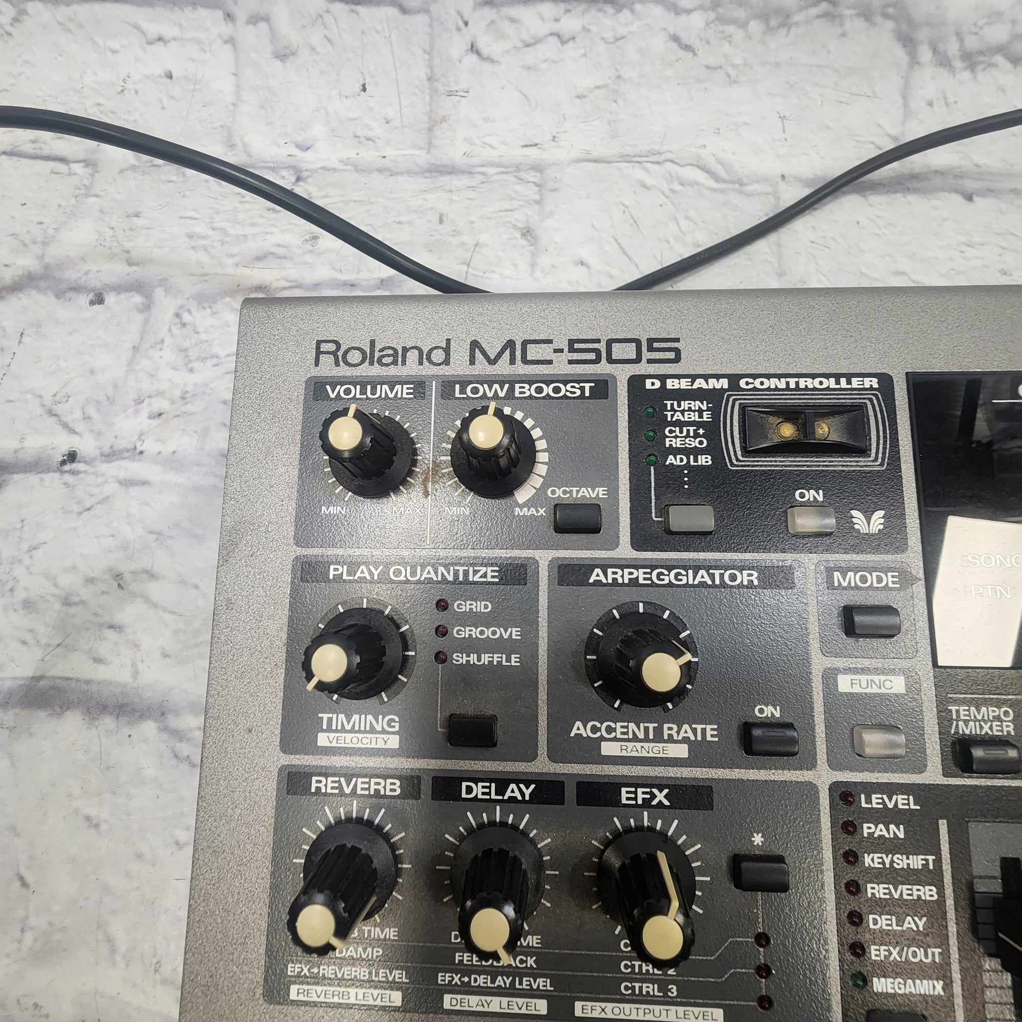 Roland MC-505 Groovebox with Power Supply and Manual - Evolution Music