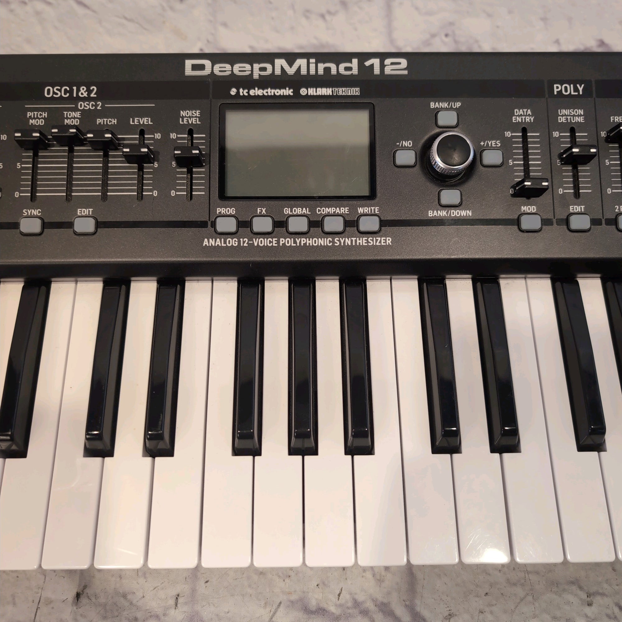 Behringer DeepMind 12 49-Key 12-Voice Polyphonic Analog Synth