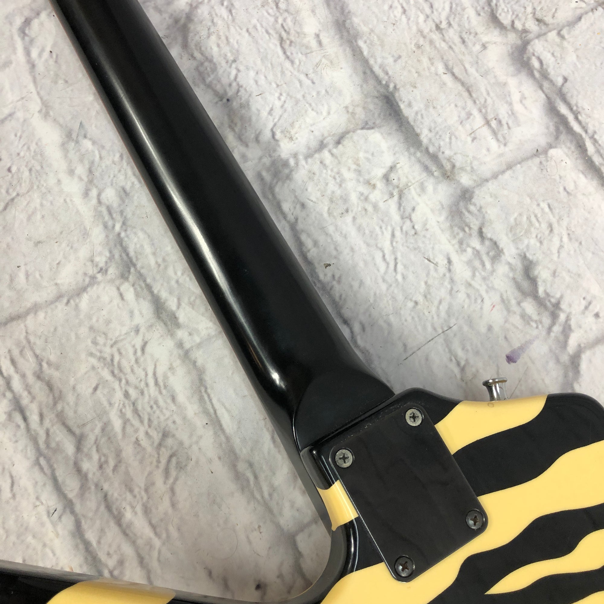 Vintage 1980s Guild SB608 Flying Star Bass
