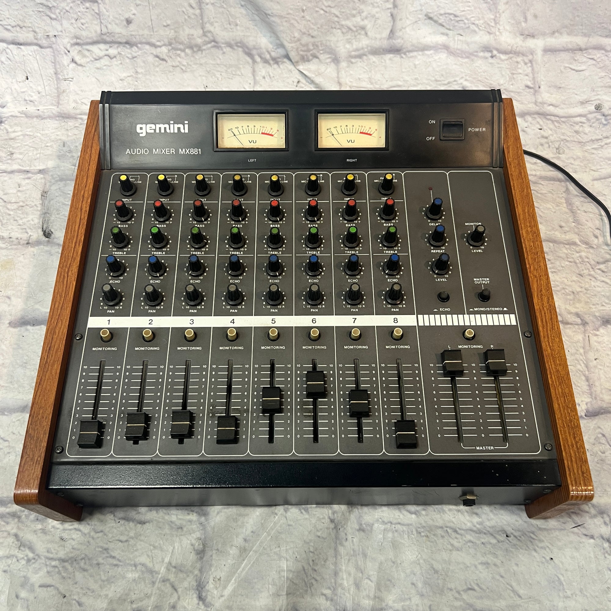 Gemini MX-881 Wood Panel Mixer - Evolution Music
