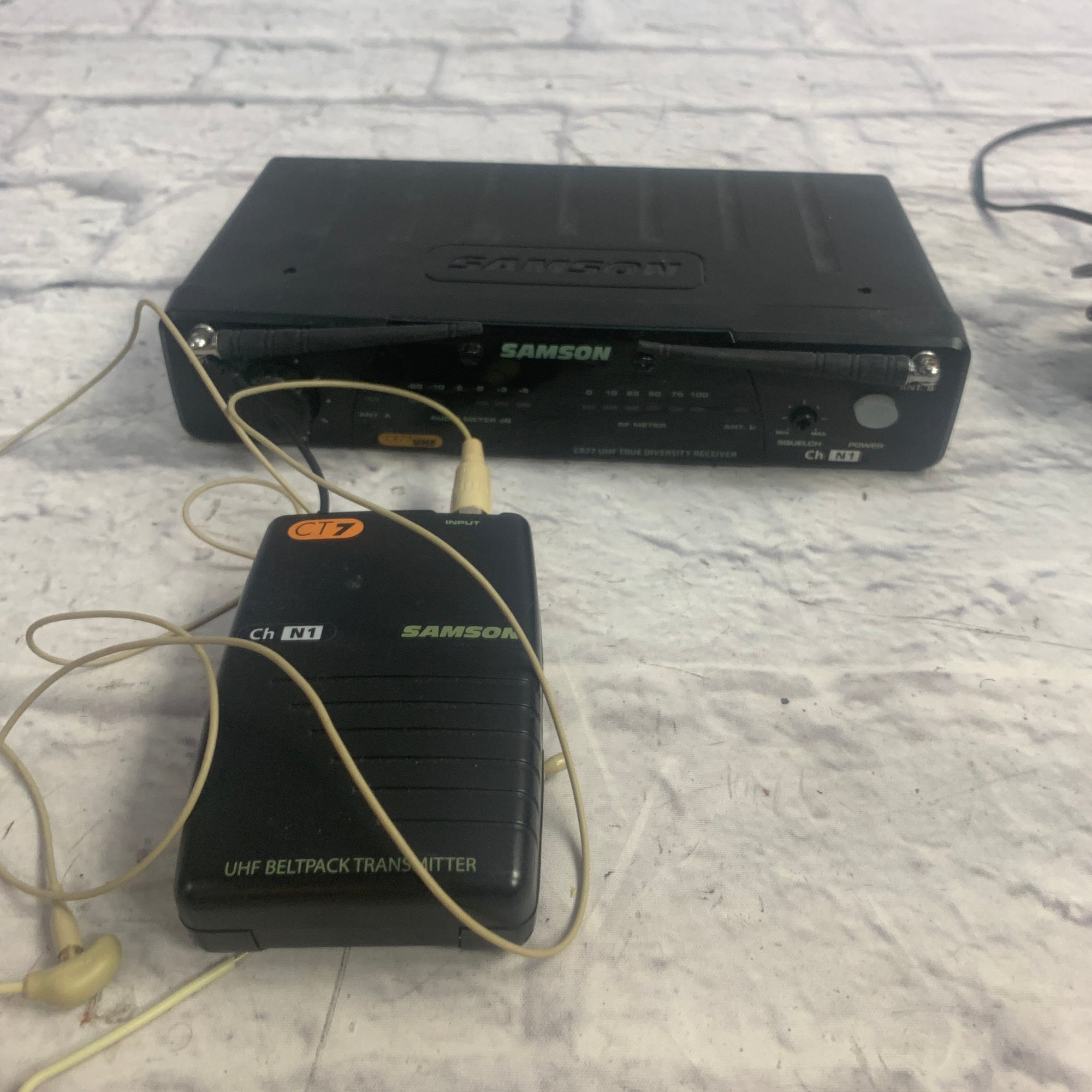 Samson CR77 Wireless Outfit