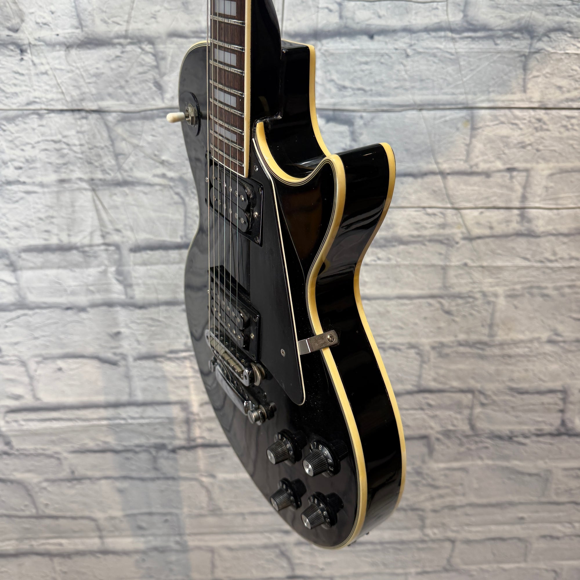 Lawsuit 70s Les Paul Copy w/ Seymour Duncan Electric Guitar