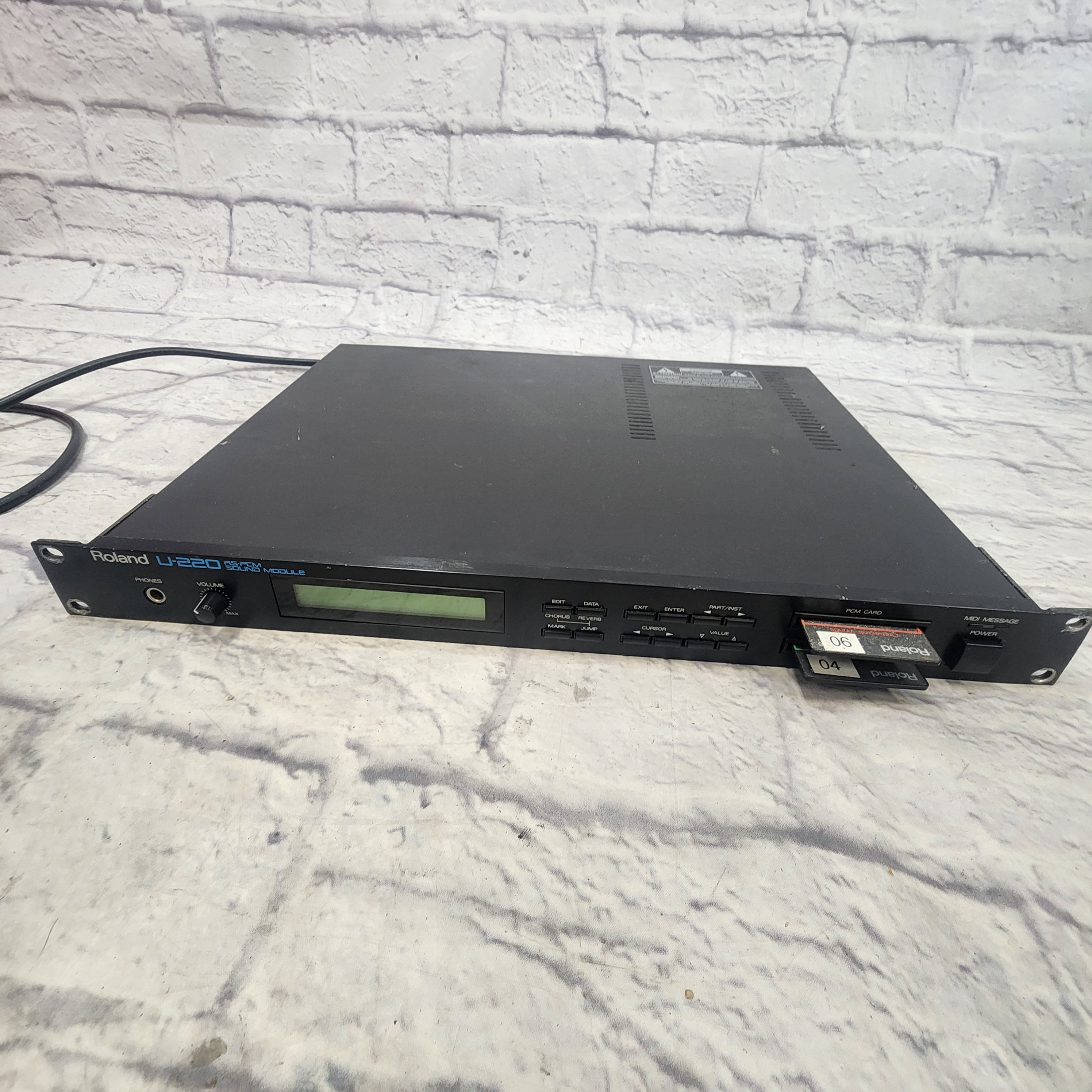 Roland U-220 Digital Rack Synthesizer - Evolution Music