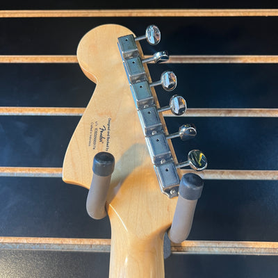 Squier Classic Vibe FSR Bass VI Black Matching Headstock