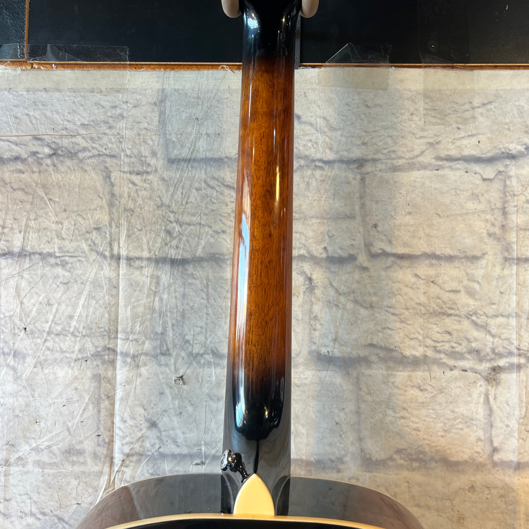 Silvertone 600E AVS Orchestra Acoustic Electric Guitar