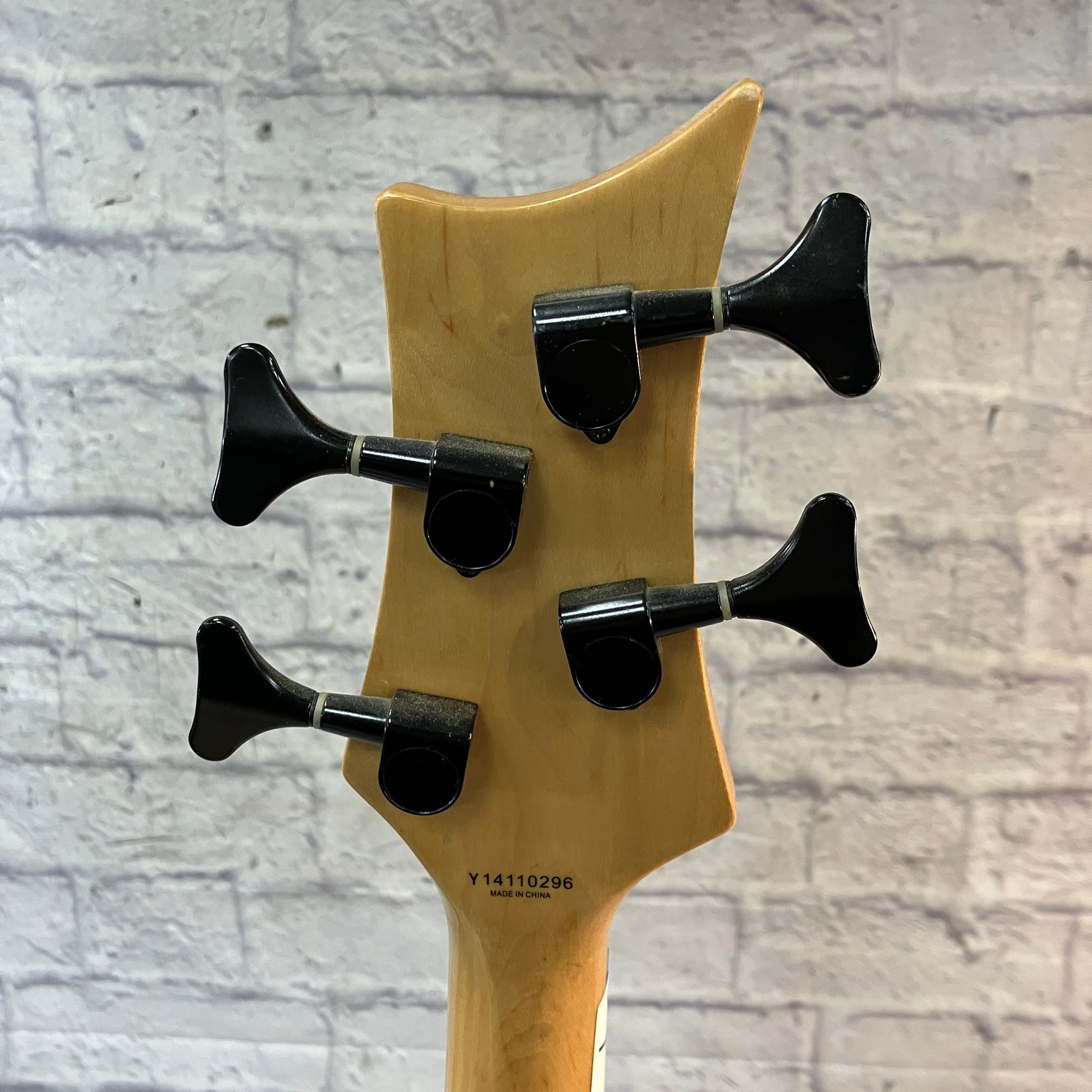 Dean Playmate 4-String Bass Black