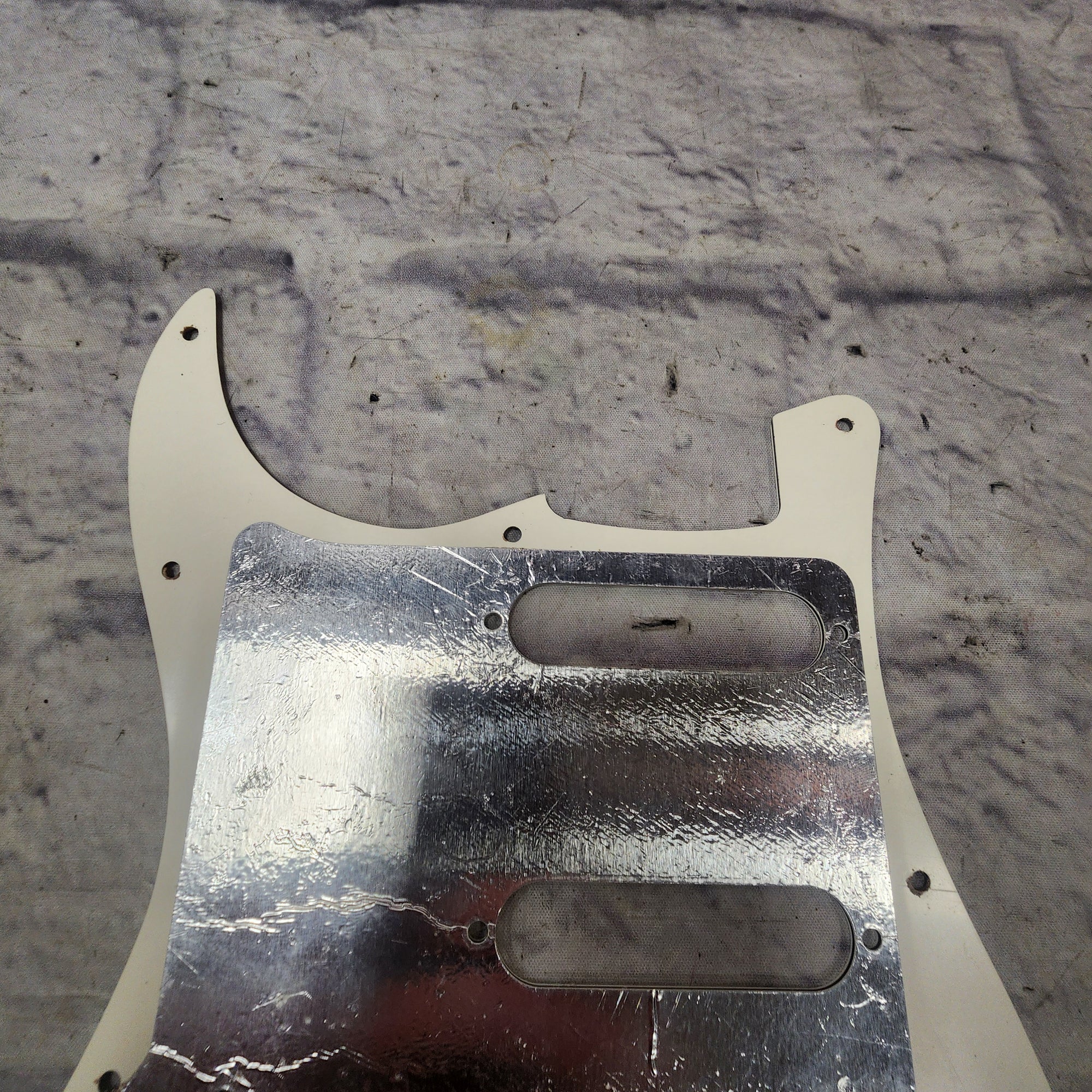 Fender American Stratocaster Pickguard WBW