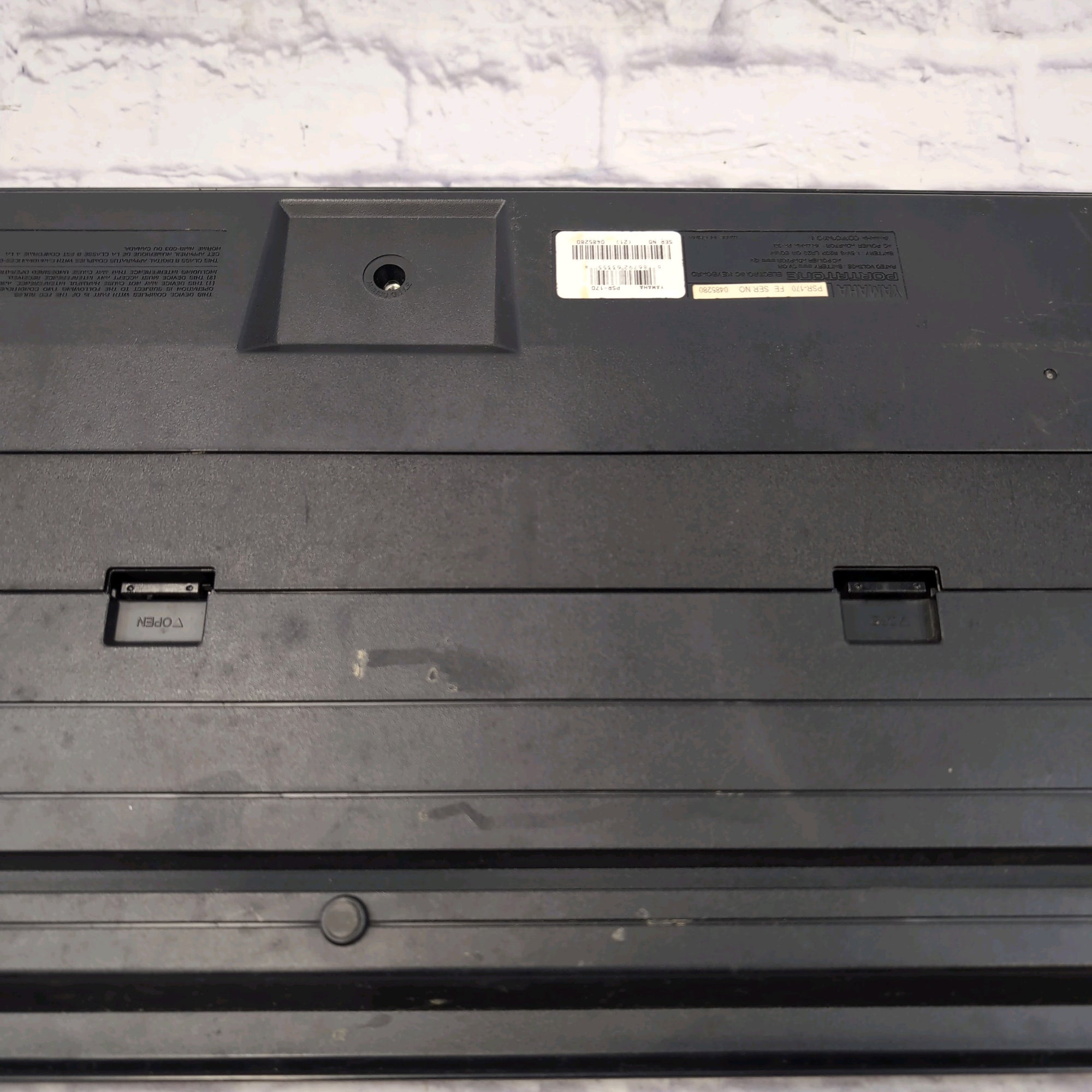 Yamaha PSR-170 61-Key Electronic Keyboard