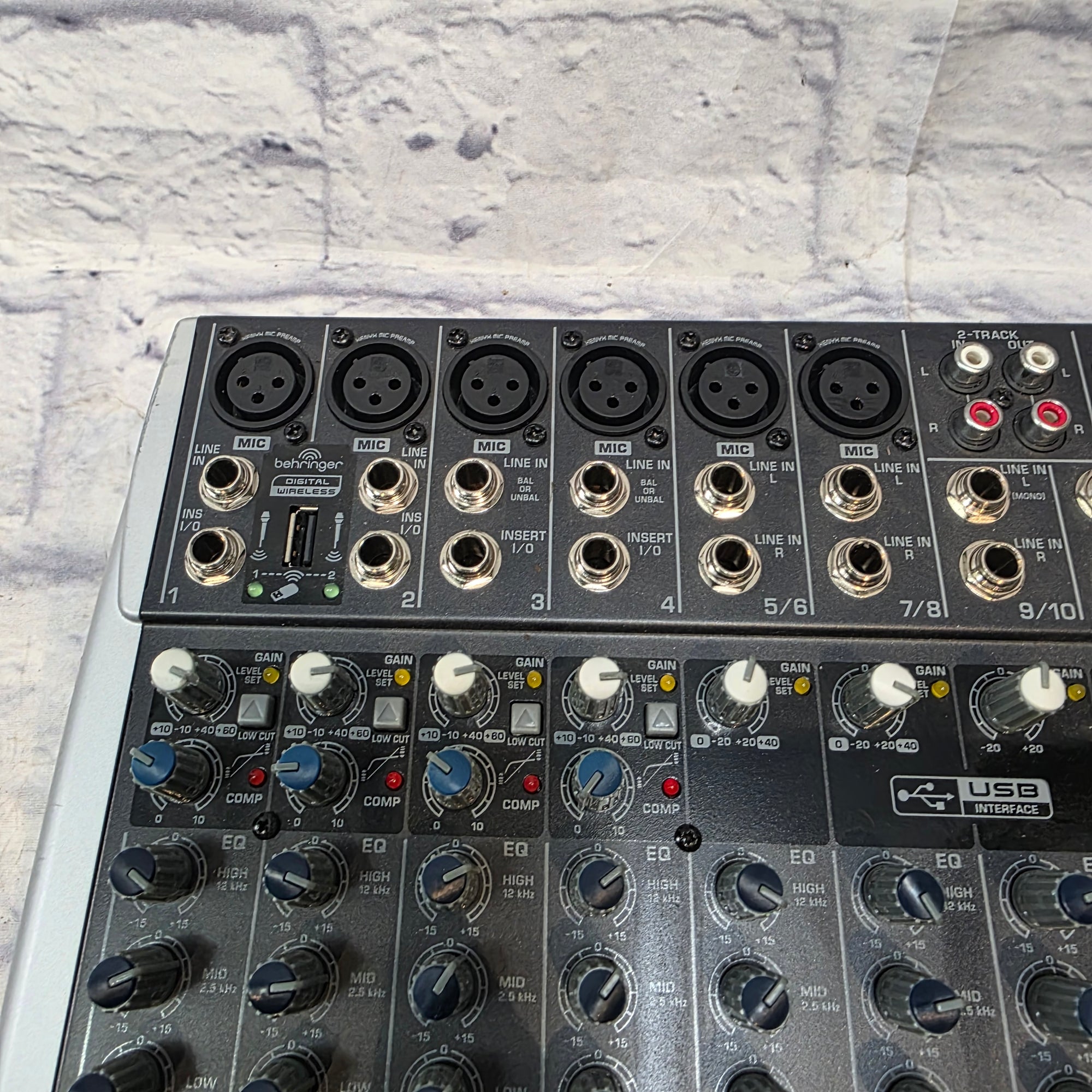 Behringer Xenyyx QX1222USB Mixer