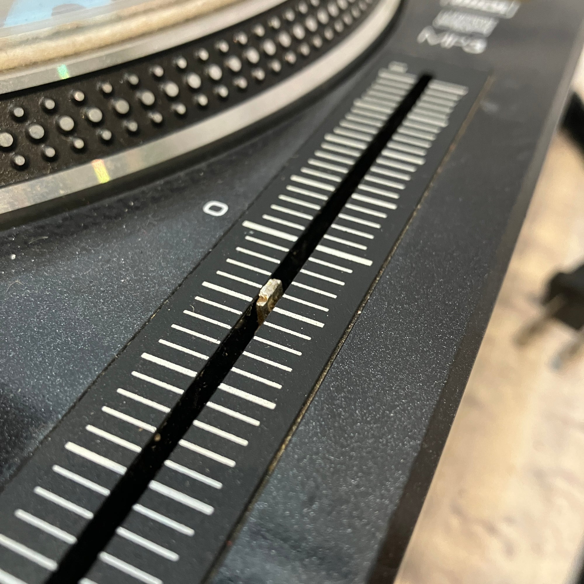 Denon DN-S3700 CDJ / DJ Turntable