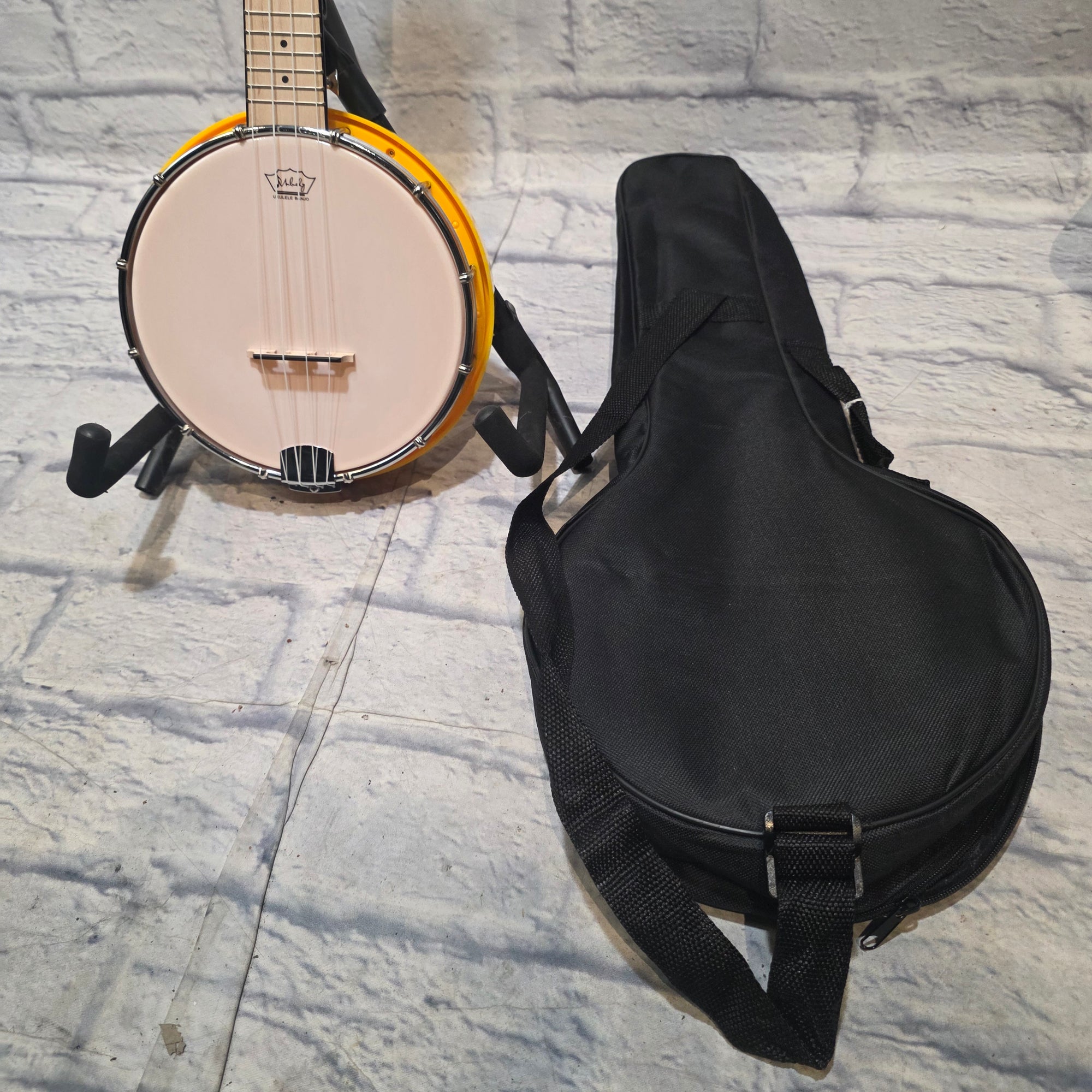 Mulucky Banjo Ukulele - Yellow w/ gig bag