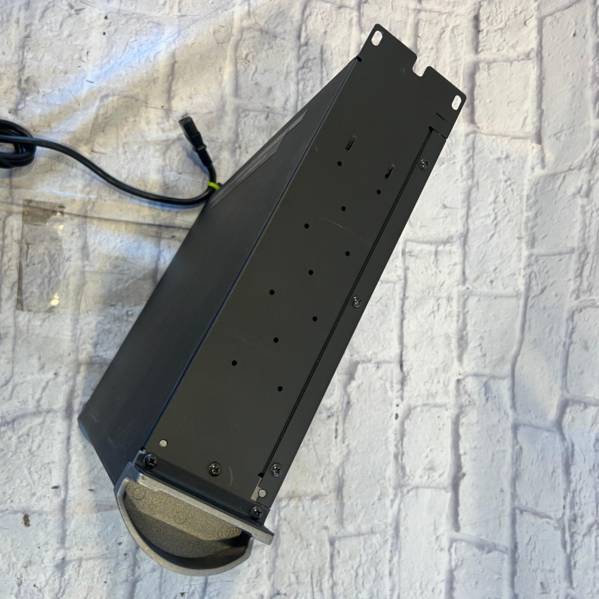 QSC PLX2402 2400 Watt 2-Channel Power Amp