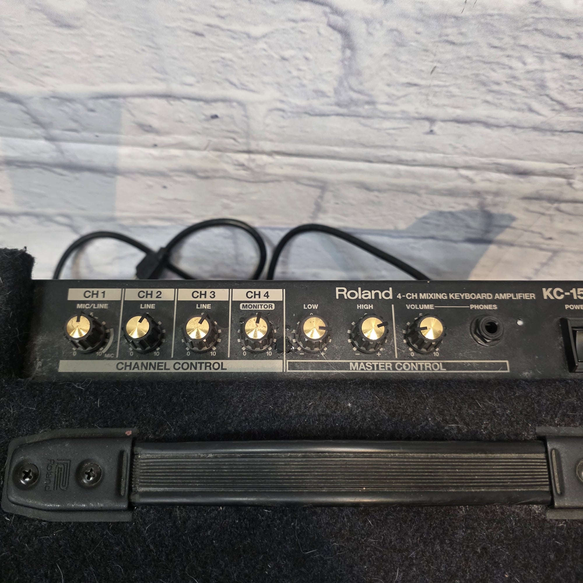 Roland KC-150 Keyboard Amp