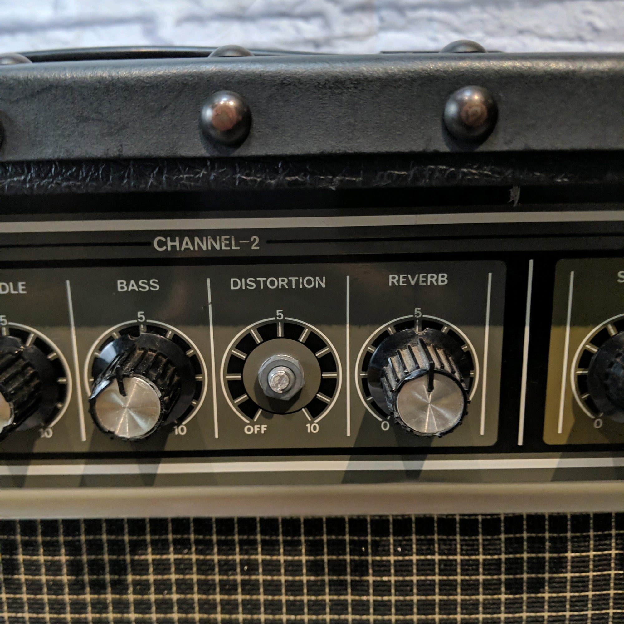 Roland JC-120 Jazz Chorus Combo Amp - AS IS NEEDS REPAIR