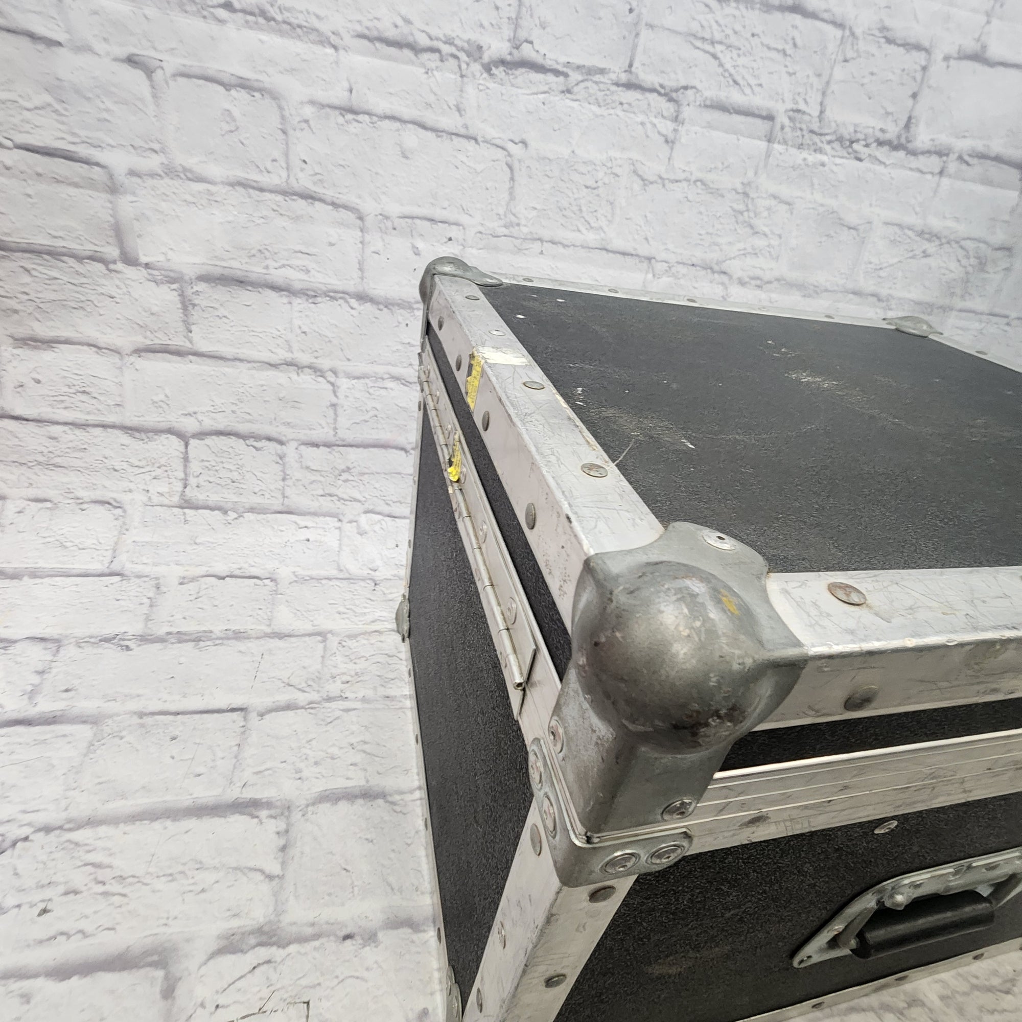 Unknown Road Case 22 x 13.5 x 8 ID