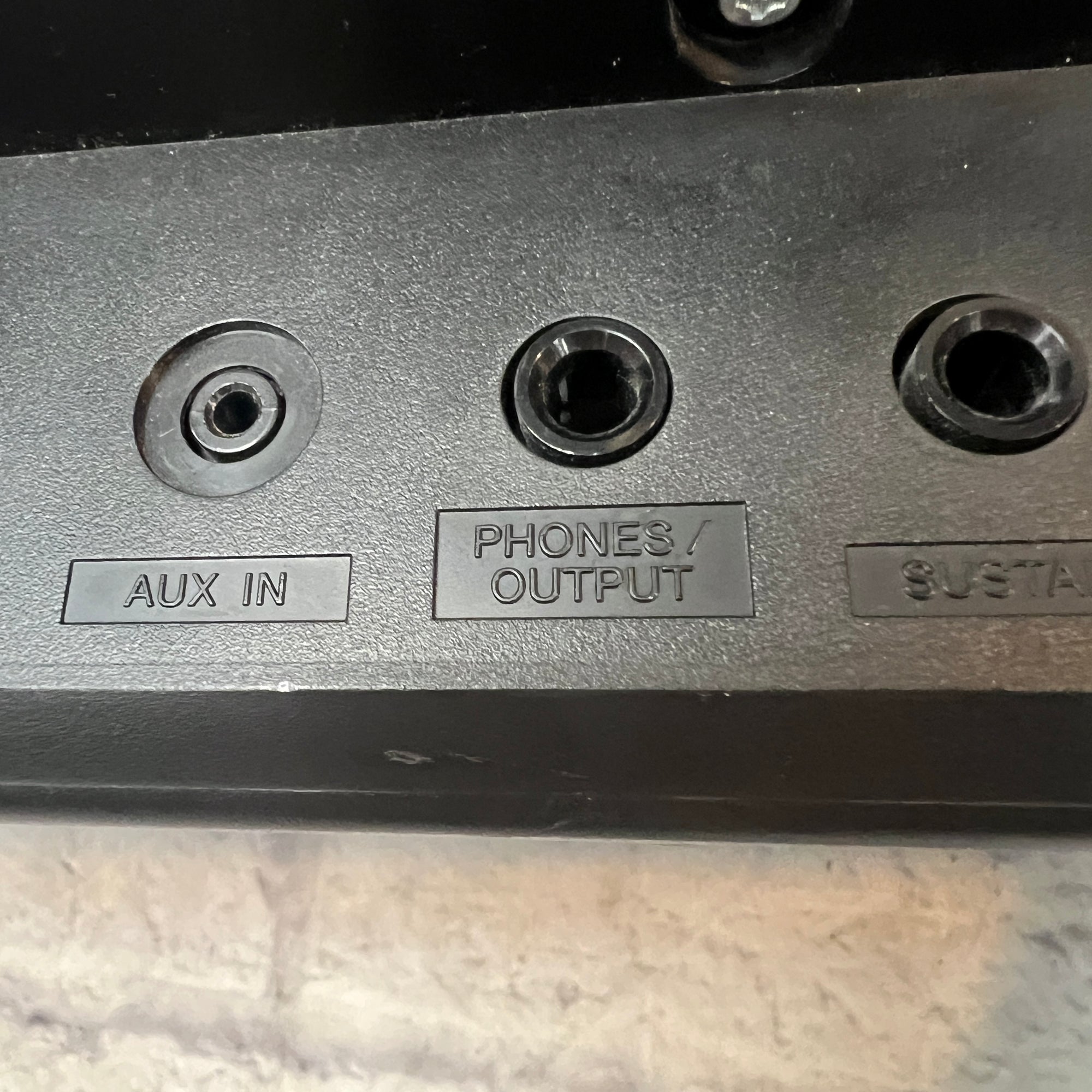 Yamaha YPT-260 61-Key Electronic Keyboard