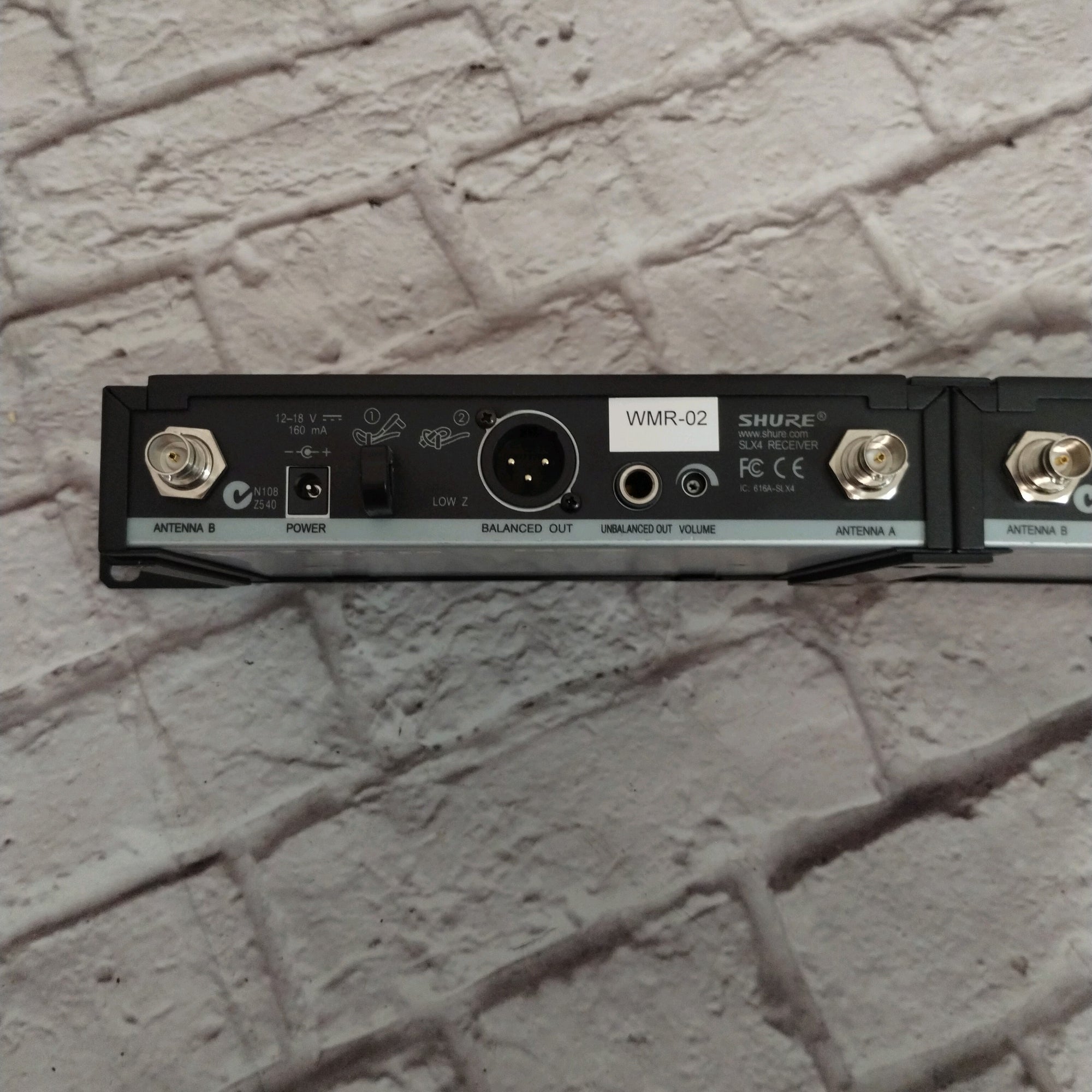 Shure SLX4 Pair Wireless Reciever