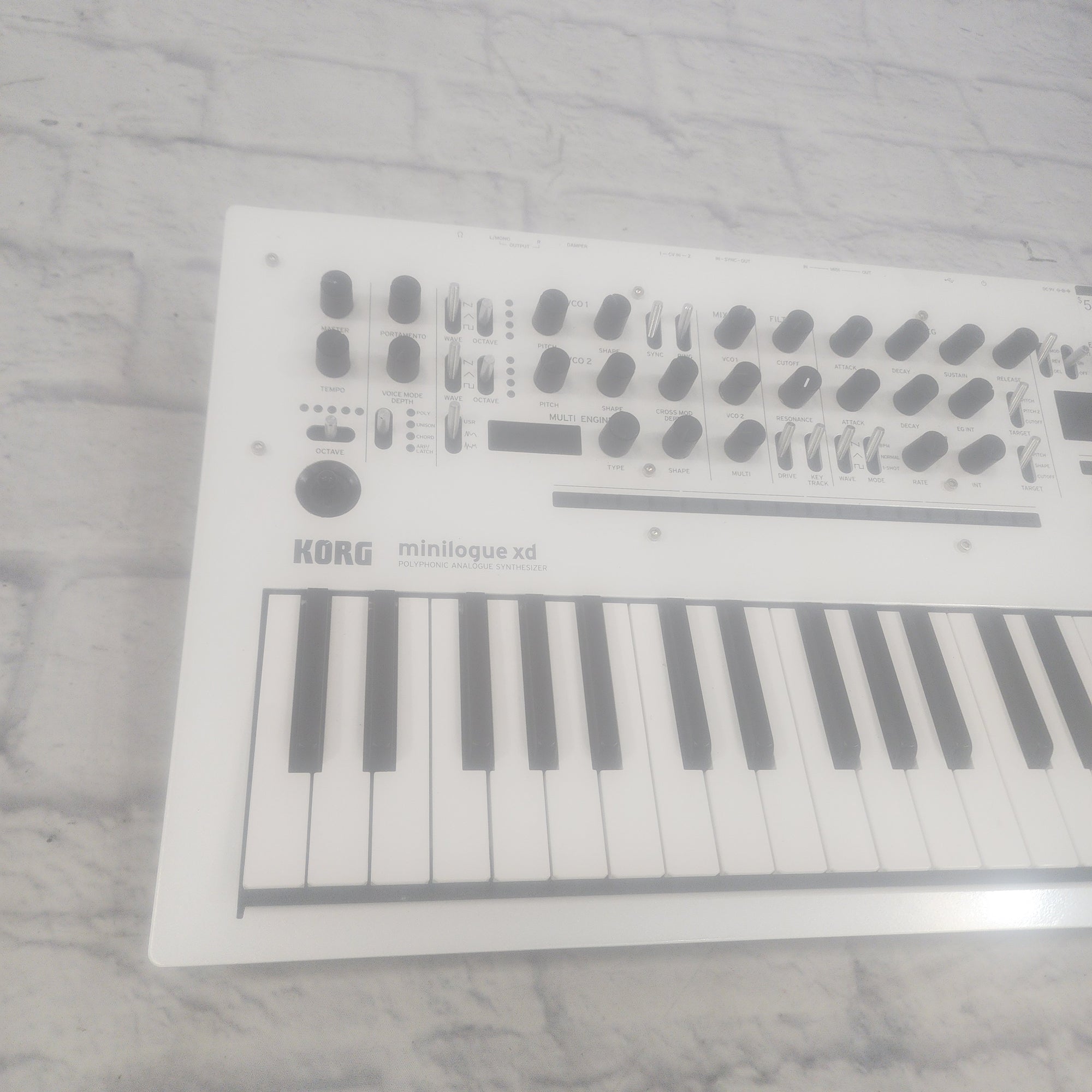 Korg Minilogue XD Pearl White with Gator Padded Bag