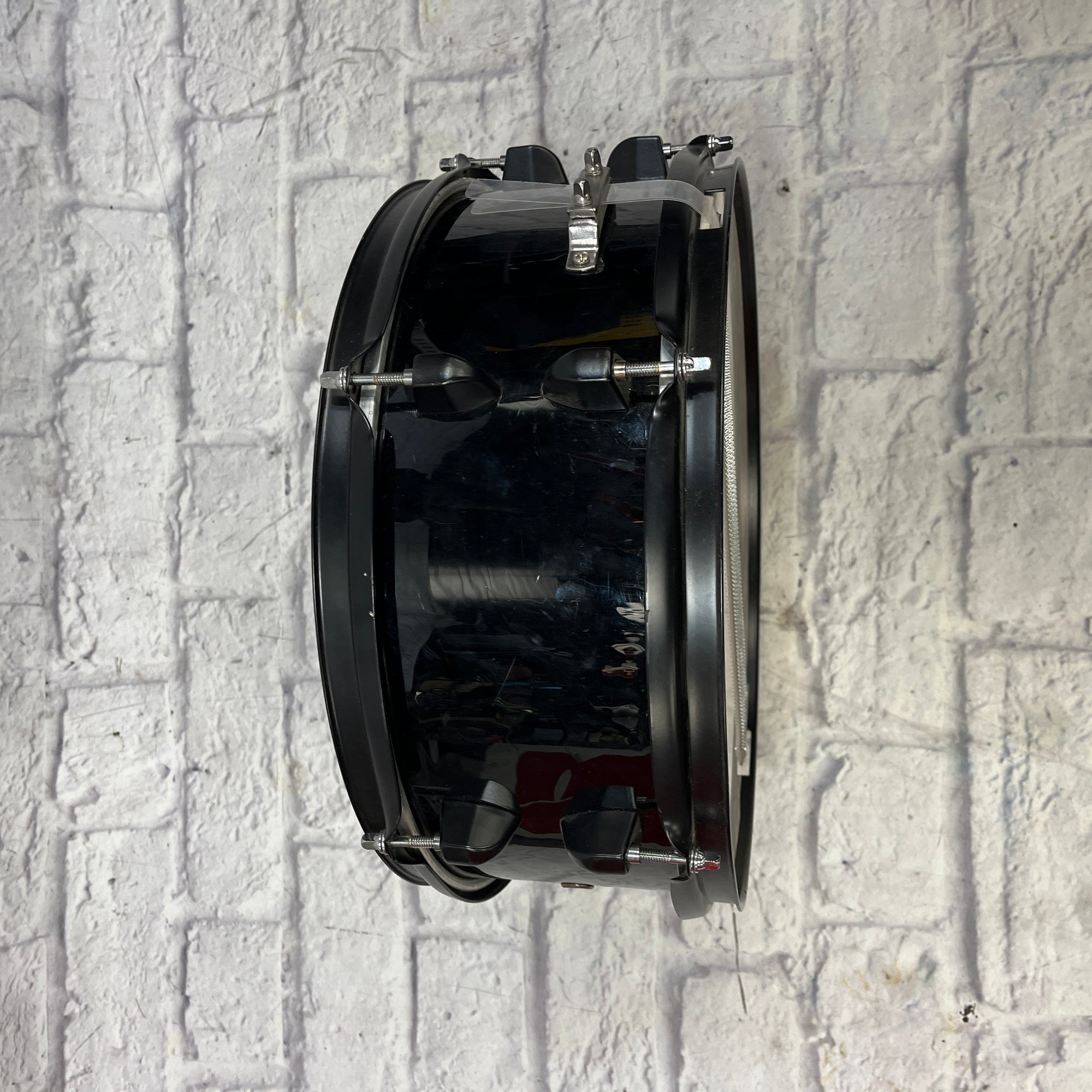 Unknown 14 Black Snare Drum
