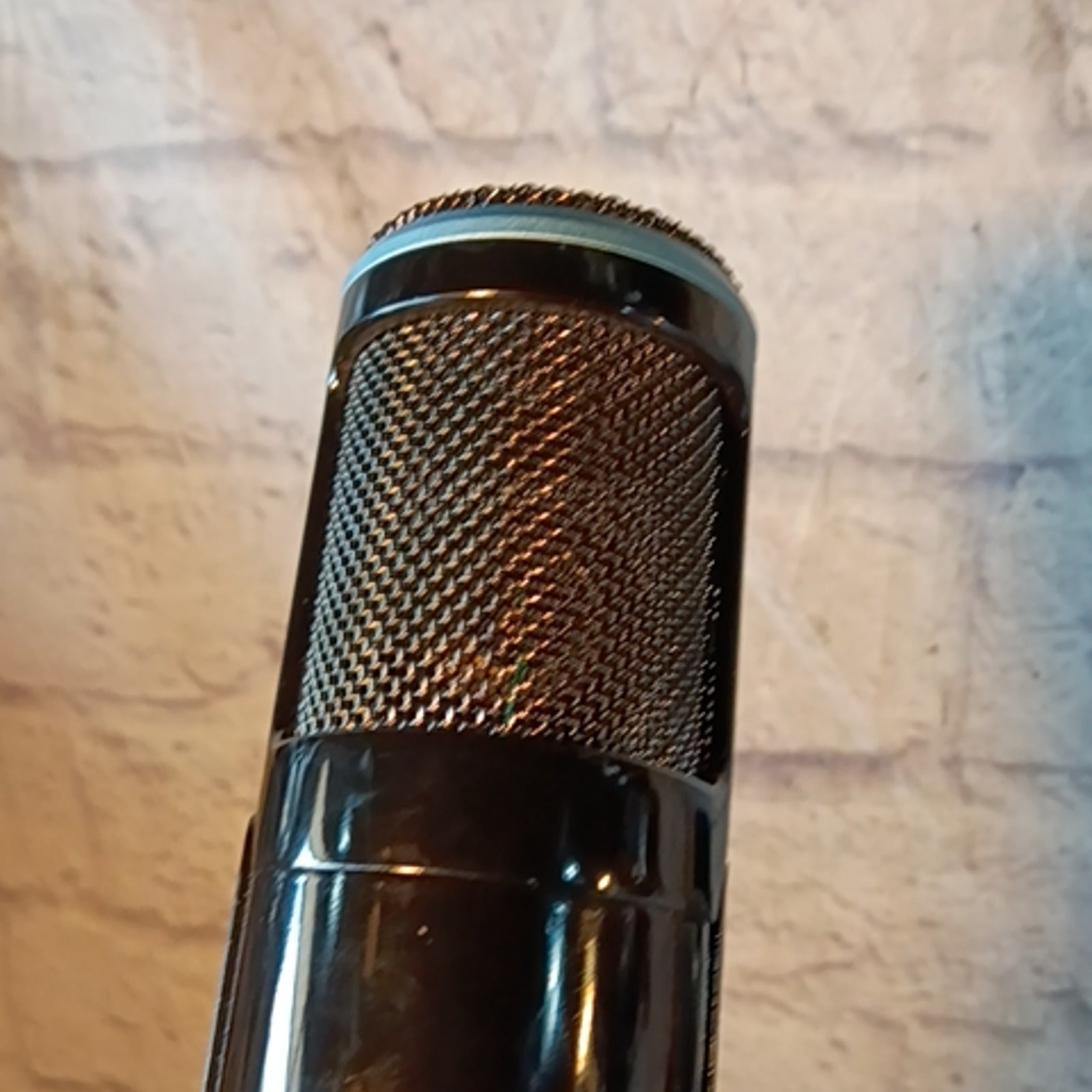 Sterling Audio SP150 Large Diaphragm Condenser Microphone Microphone