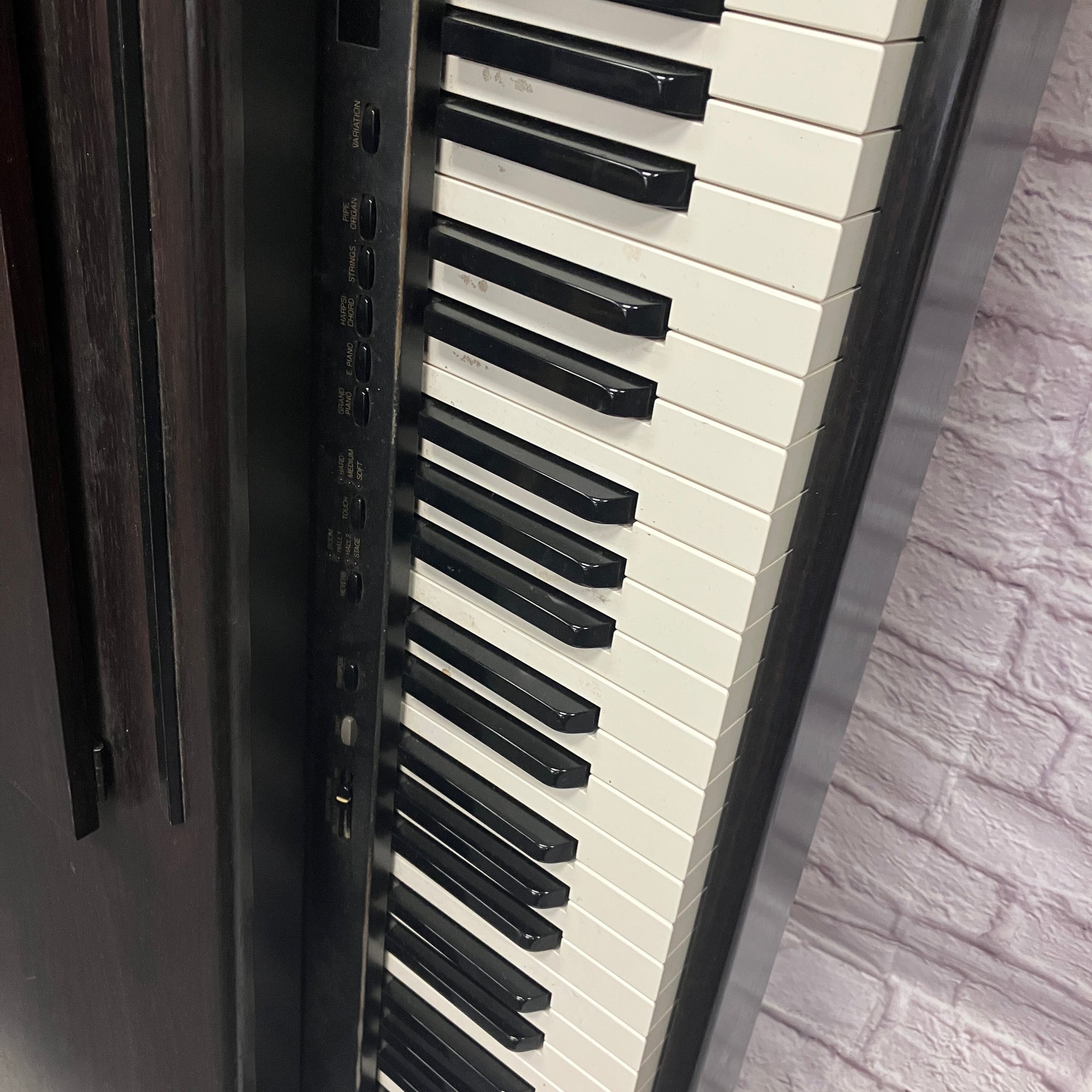 Yamaha YDP-101 Digital Piano -no stand top only