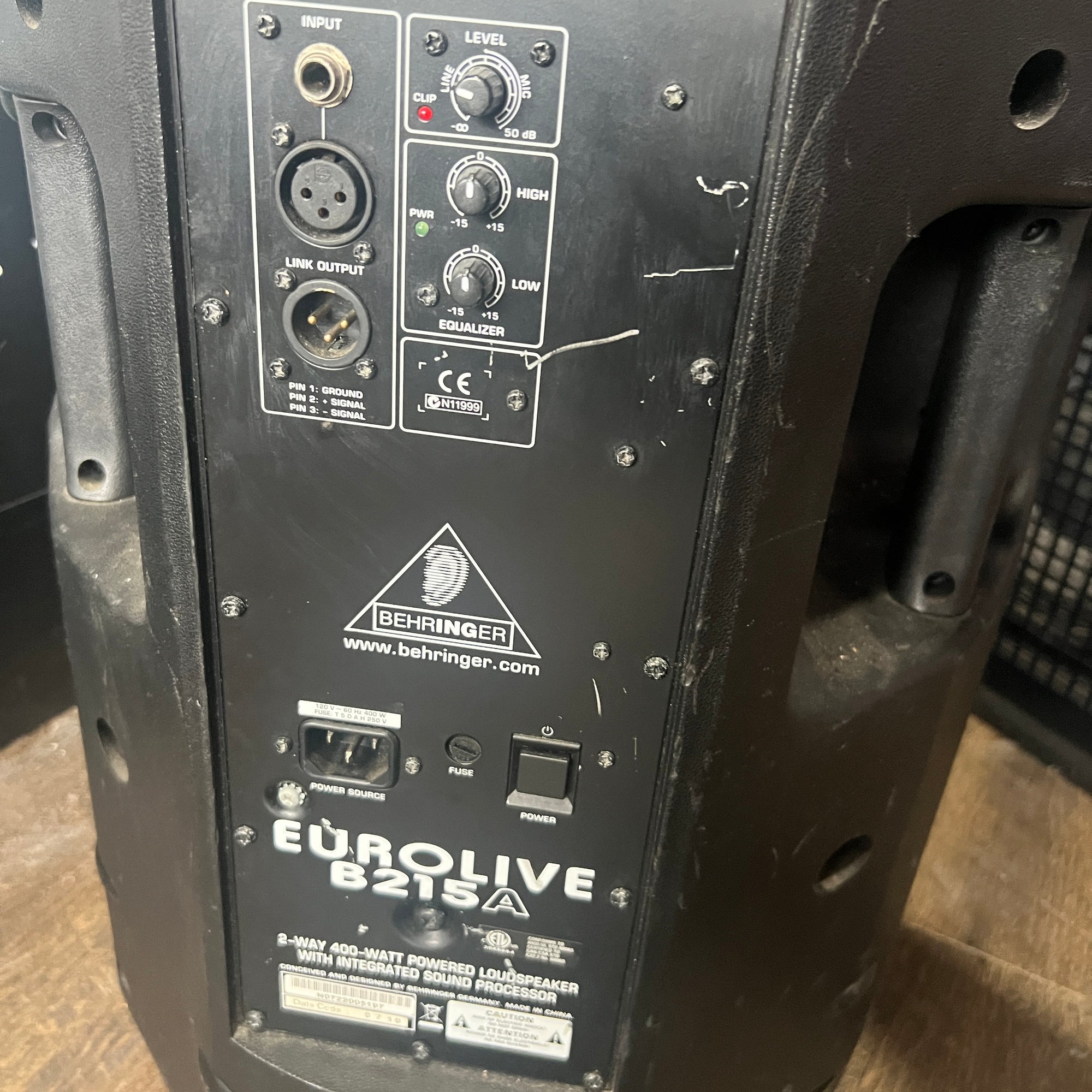 Behringer B215A Powered Speaker TWEETER OUT