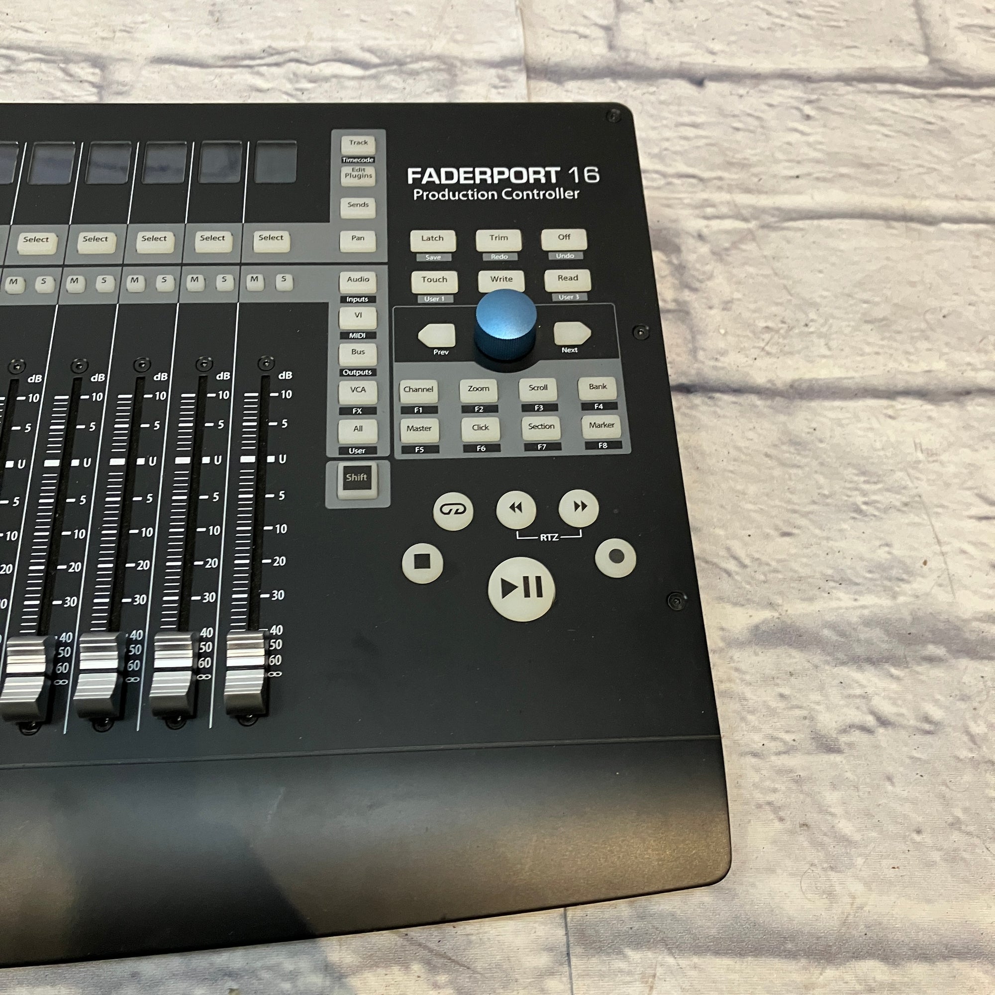 【美品】PreSonus Faderport 16 コントローラー Amazon.com: PreSonus FaderPort 16 DAW Controller with Studio