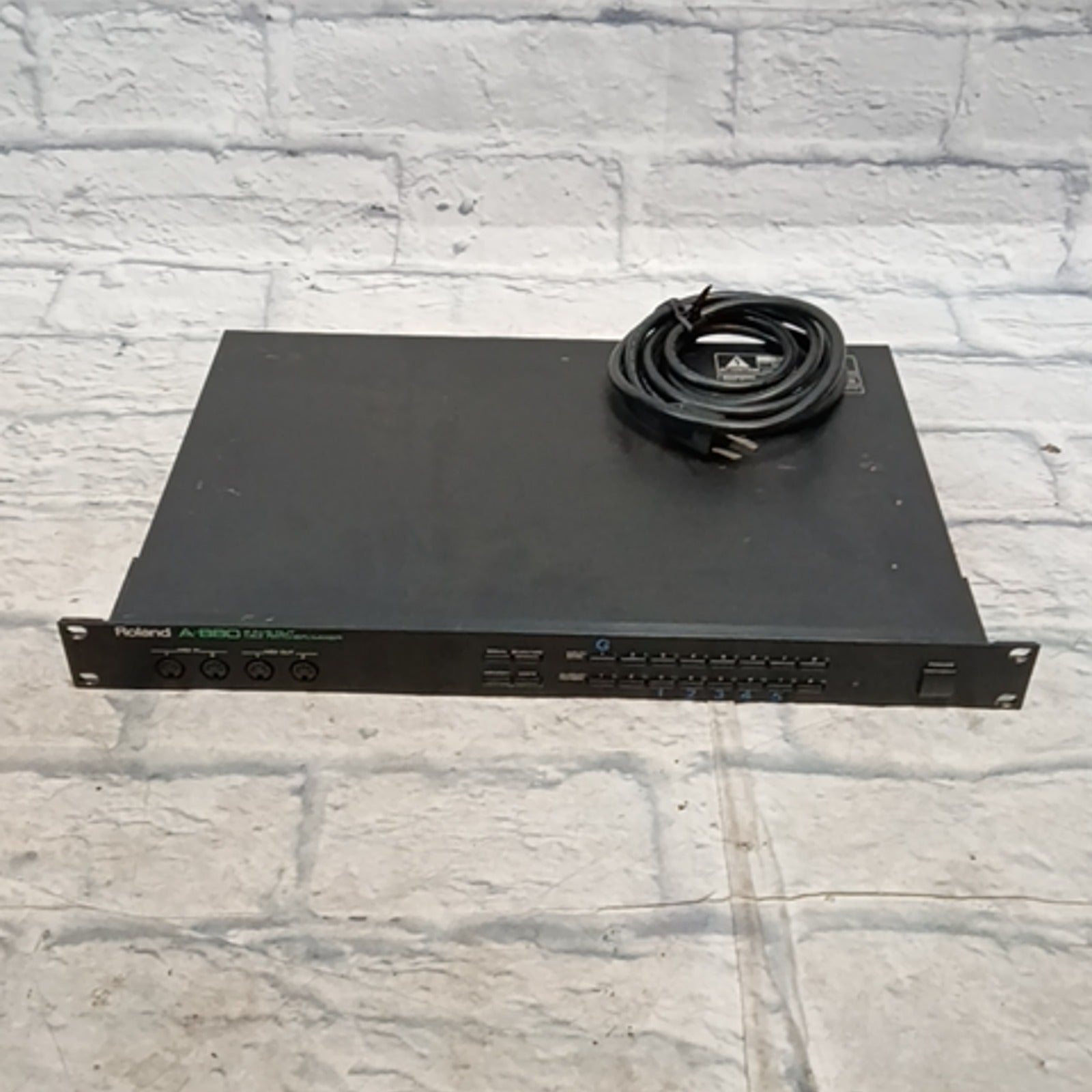 Roland A-880 MIDI Patcher / Mixer 8 In 8 Out  Rack Unit