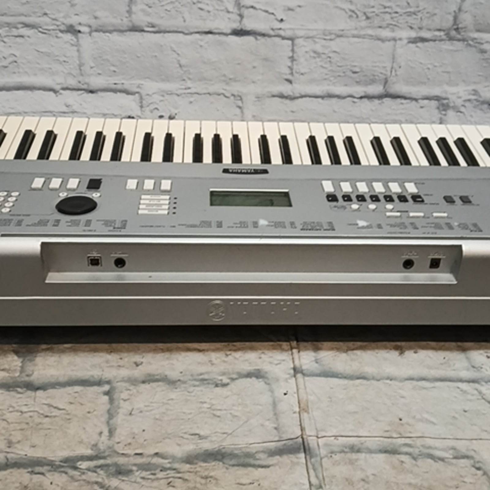 Yamaha Portable Grand DGX-230 Electric Piano