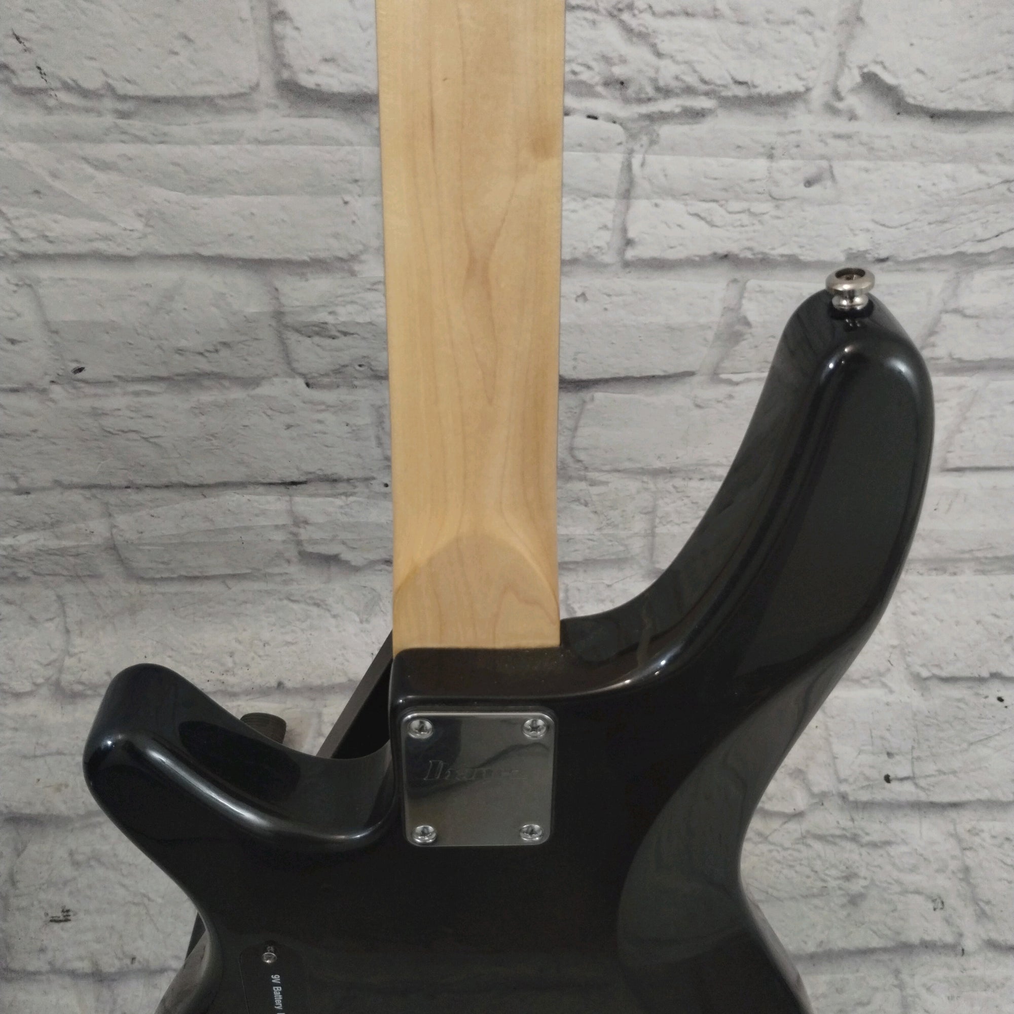 Ibanez Soundgear ブラックエレキベース Ibanez Soundgear SRX 300 Bass Black - Evolution Music