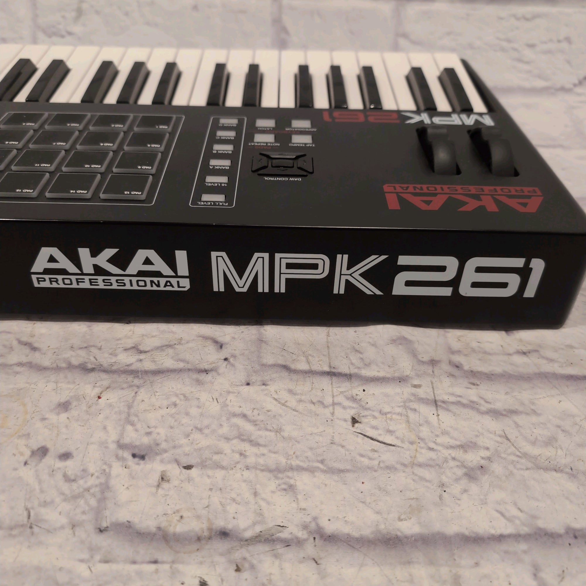 Akai MPK261 Midi Controller Keyboard