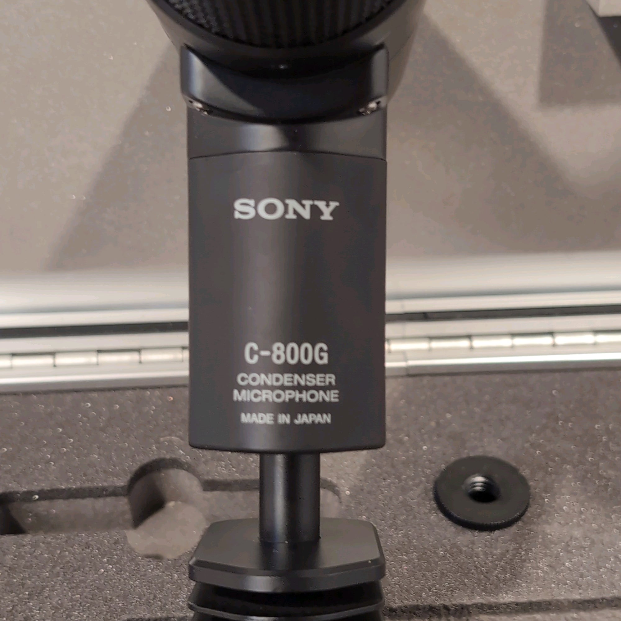 Sony C-800G Large-Diaphragm Tube Condenser Microphone