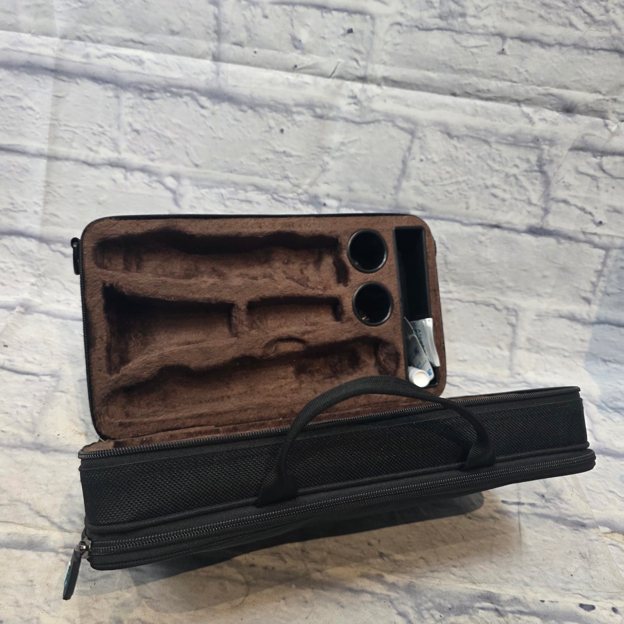 Eastrock Bb Clarinet 17 Keys w/ case