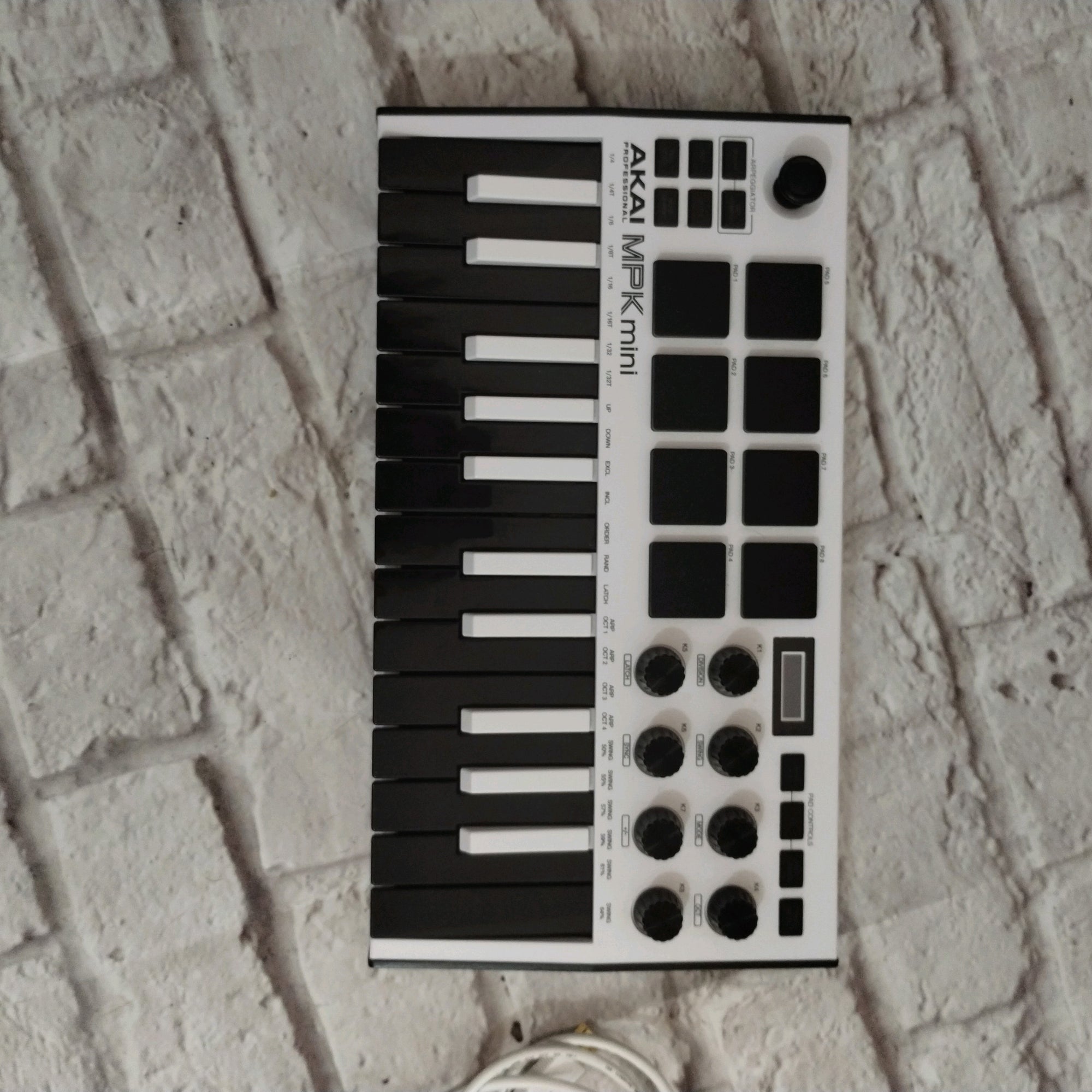 Akai MPK Mini Midi Controller