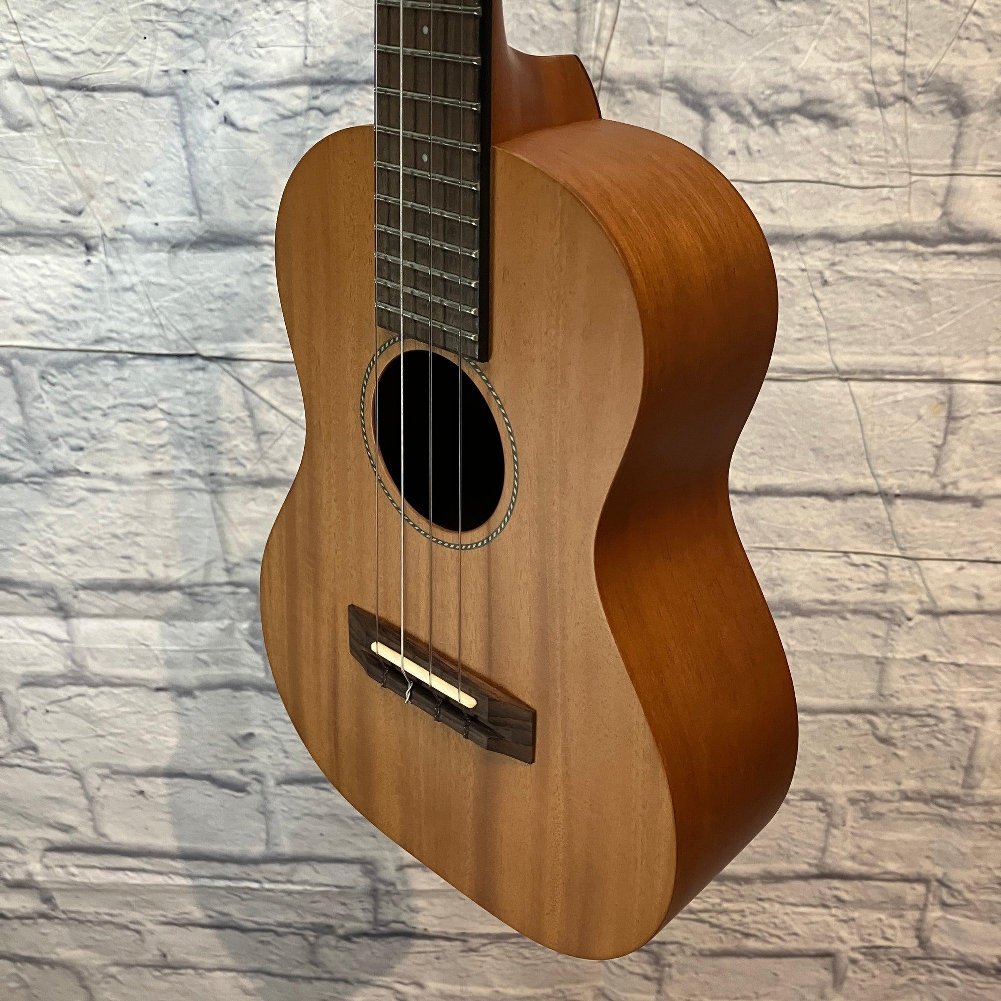 Pono MT Tenor Ukulele w/ bag