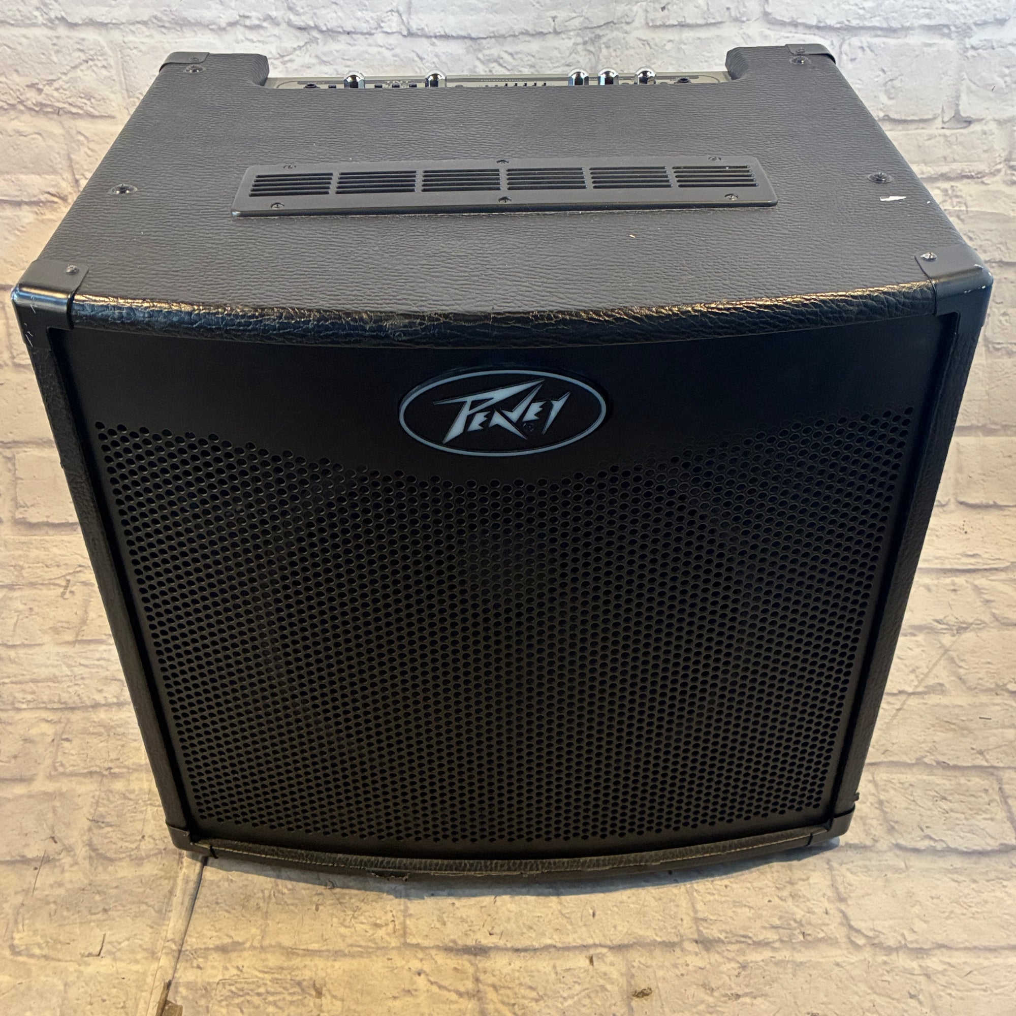 Peavey TNT 115 Bass Combo Amp