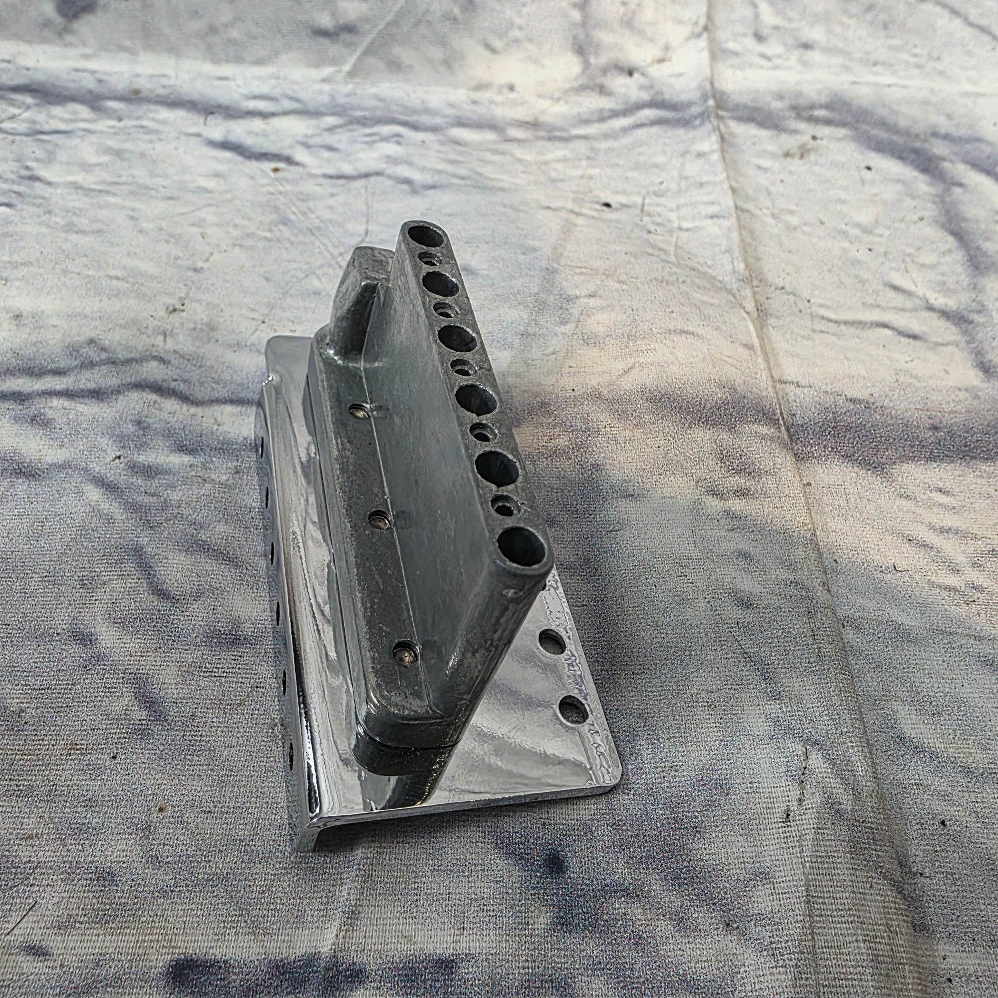 6 Screw Strat Tremolo Bridge - No Saddle Pieces