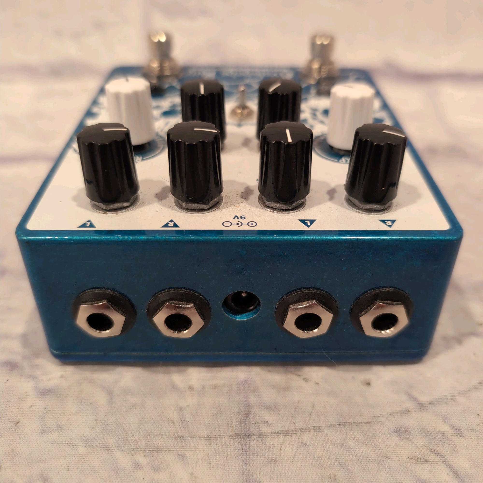 EarthQuaker Devices Avalanche Run Stereo Reverb & Delay w/ Tap Tempo