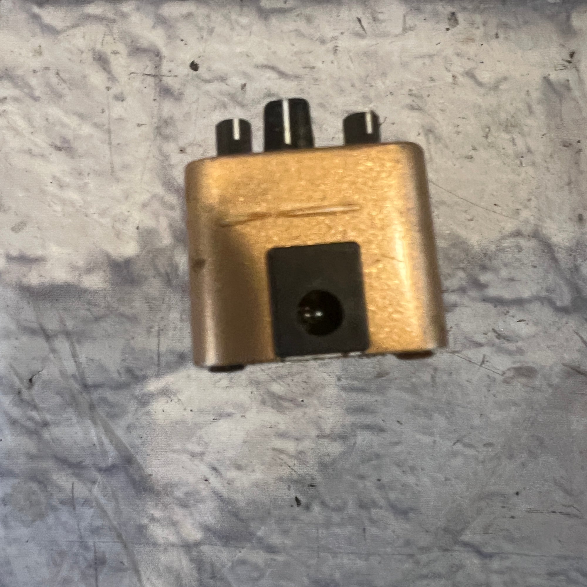 Unknown Gold Mini Tremolo Pedal