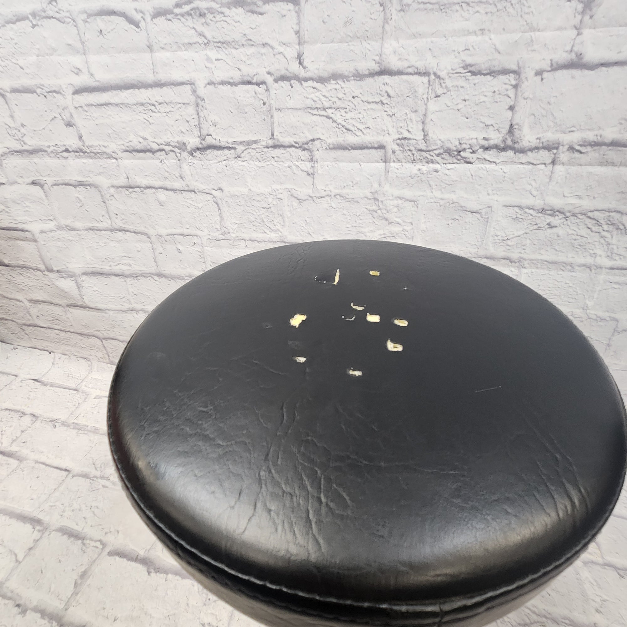 Yamaha Drum Throne AS IS Holes in Seat