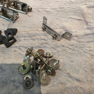 Unknown Screws / Clamps Amp Part