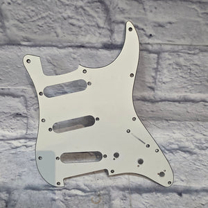 Squier Fender Player Stratocaster Pickguard (25 hole) *off* White Pickguard