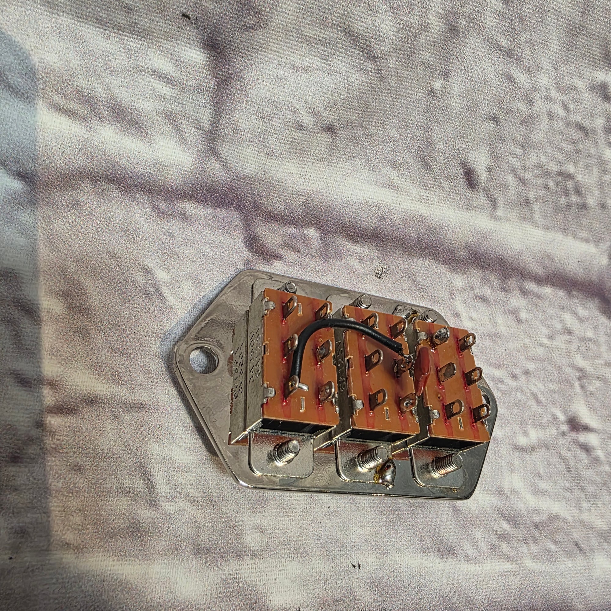 Fender 1960s-styled Jaguar 3-Way Switch Plate -  Electric Guitar Part