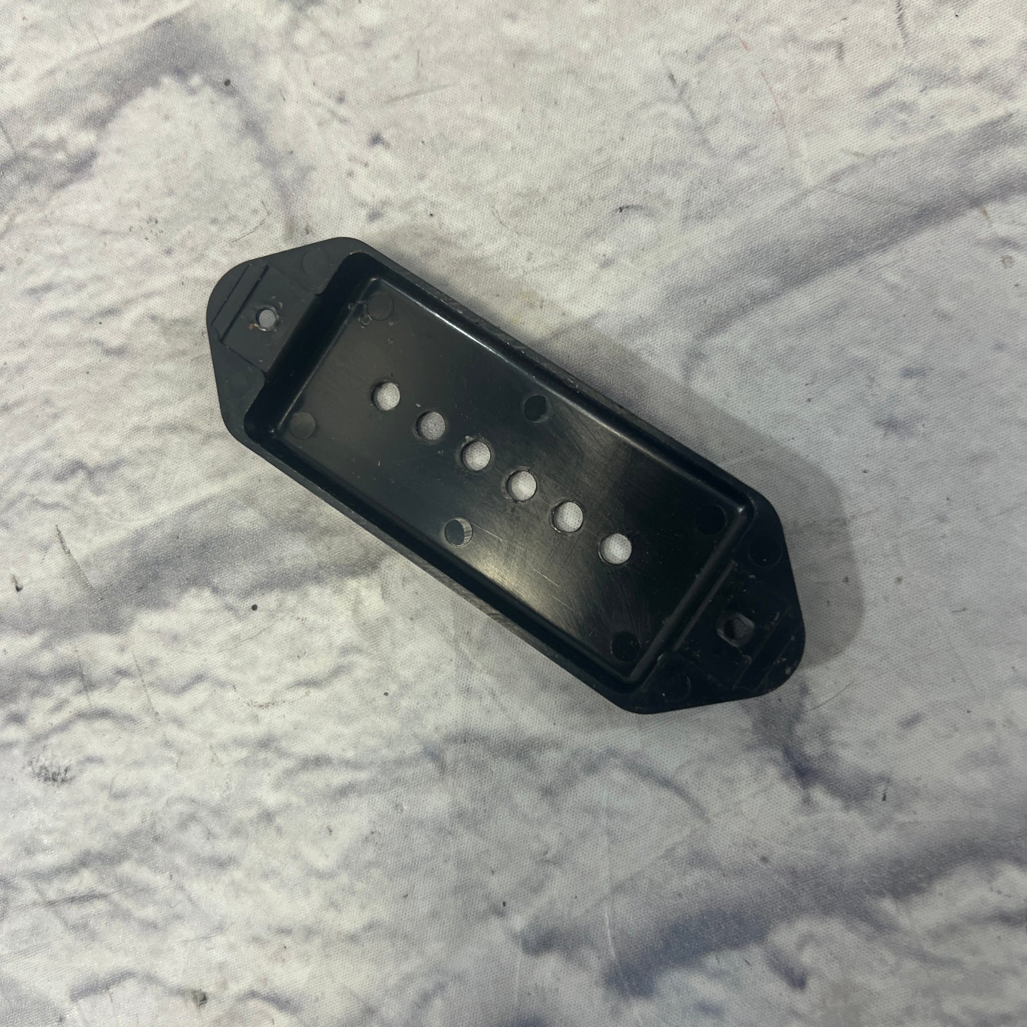Artec Dog Ear P90 Pickup 7.3k with Black Cover