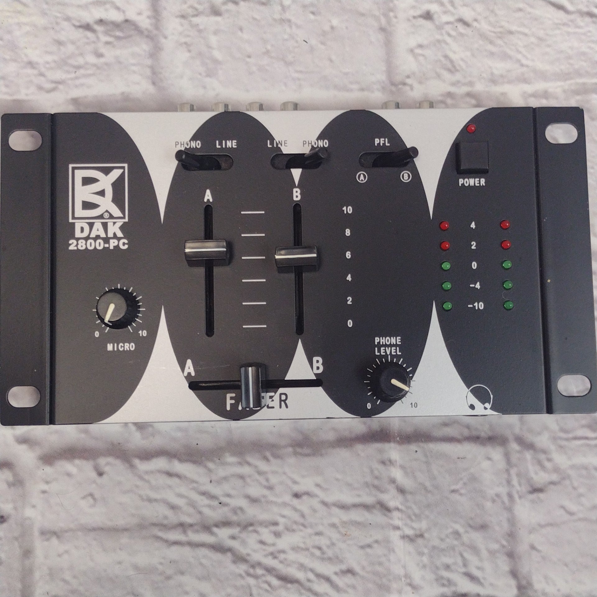 DAK 2800-PC 2 Channel Mixer with Crossfade