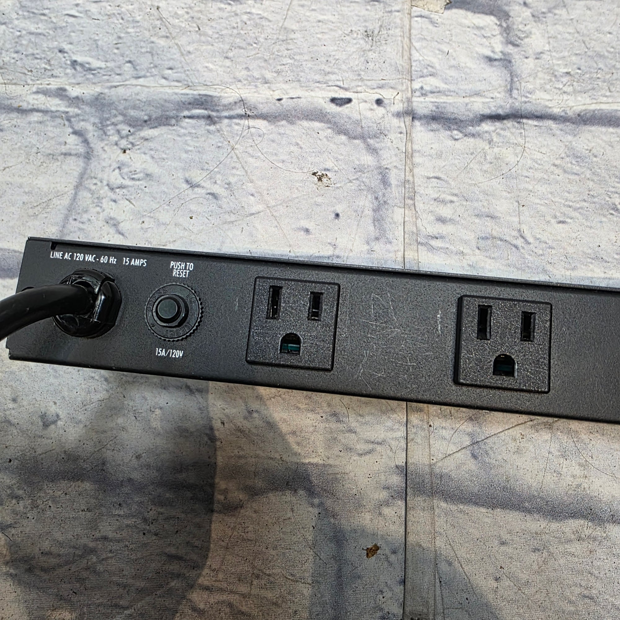 Furman M-8X 2 Power Conditioner