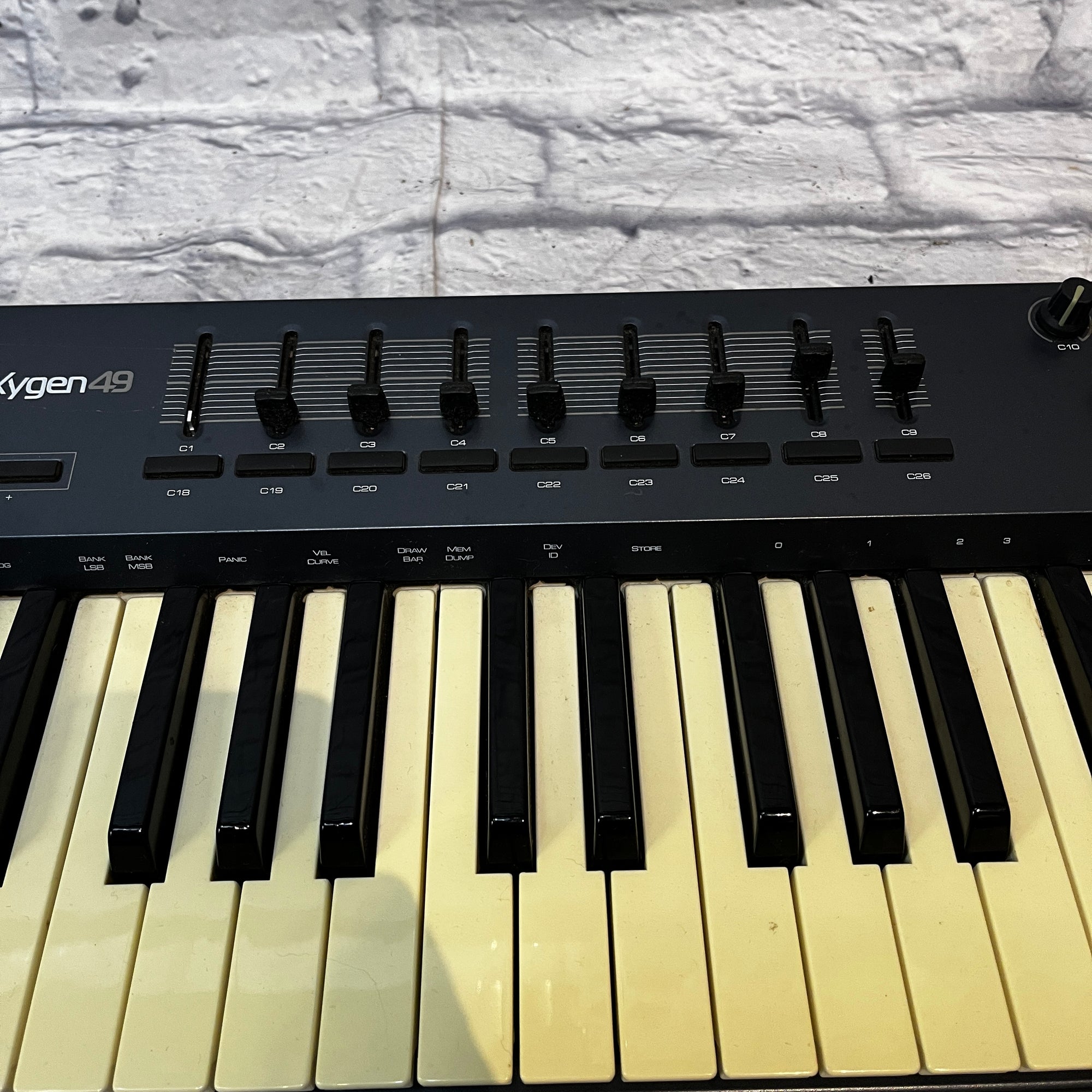 M Audio Oxygen 49 Midi Controller