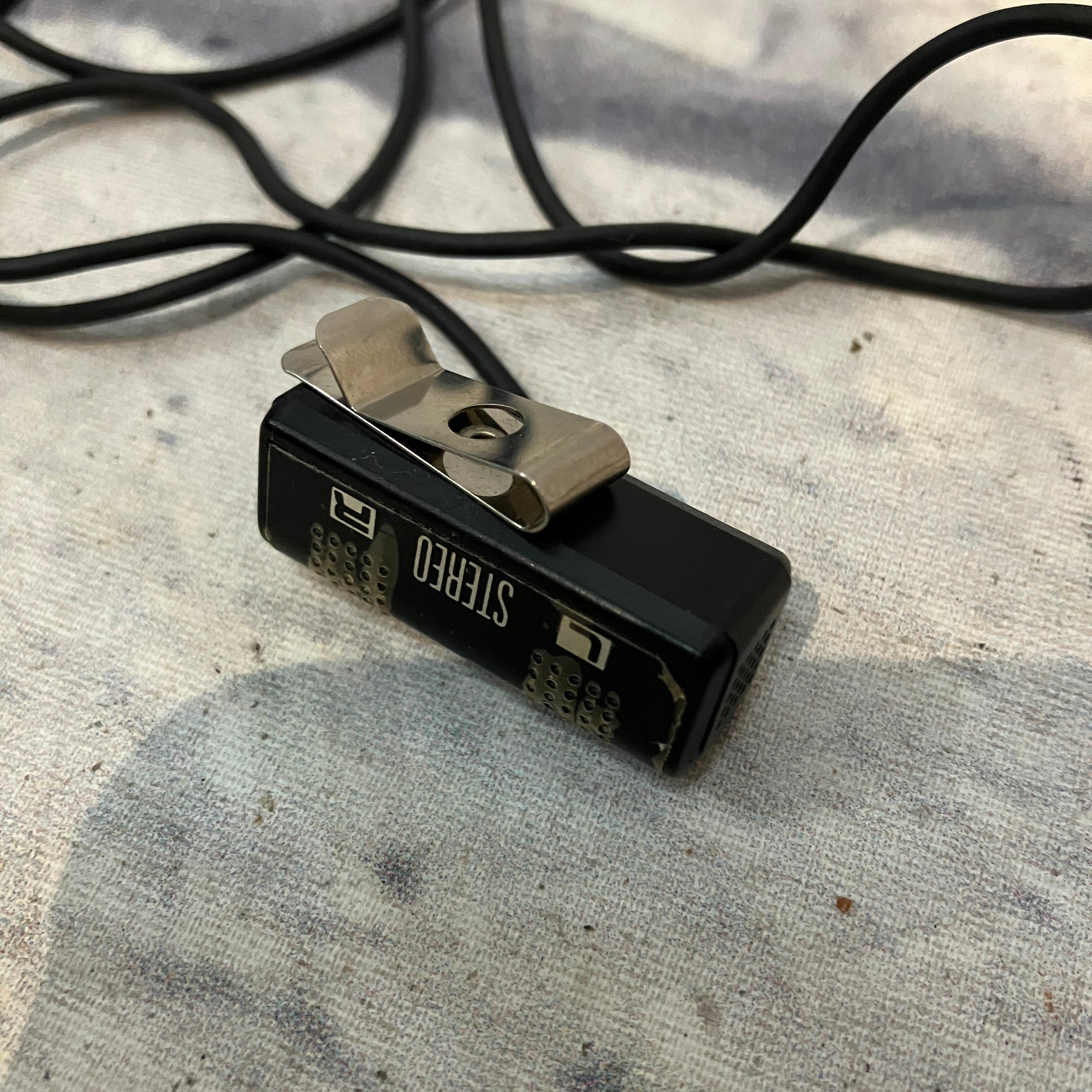 Aiwa Stereo Lavalier Clip Mic Microphone