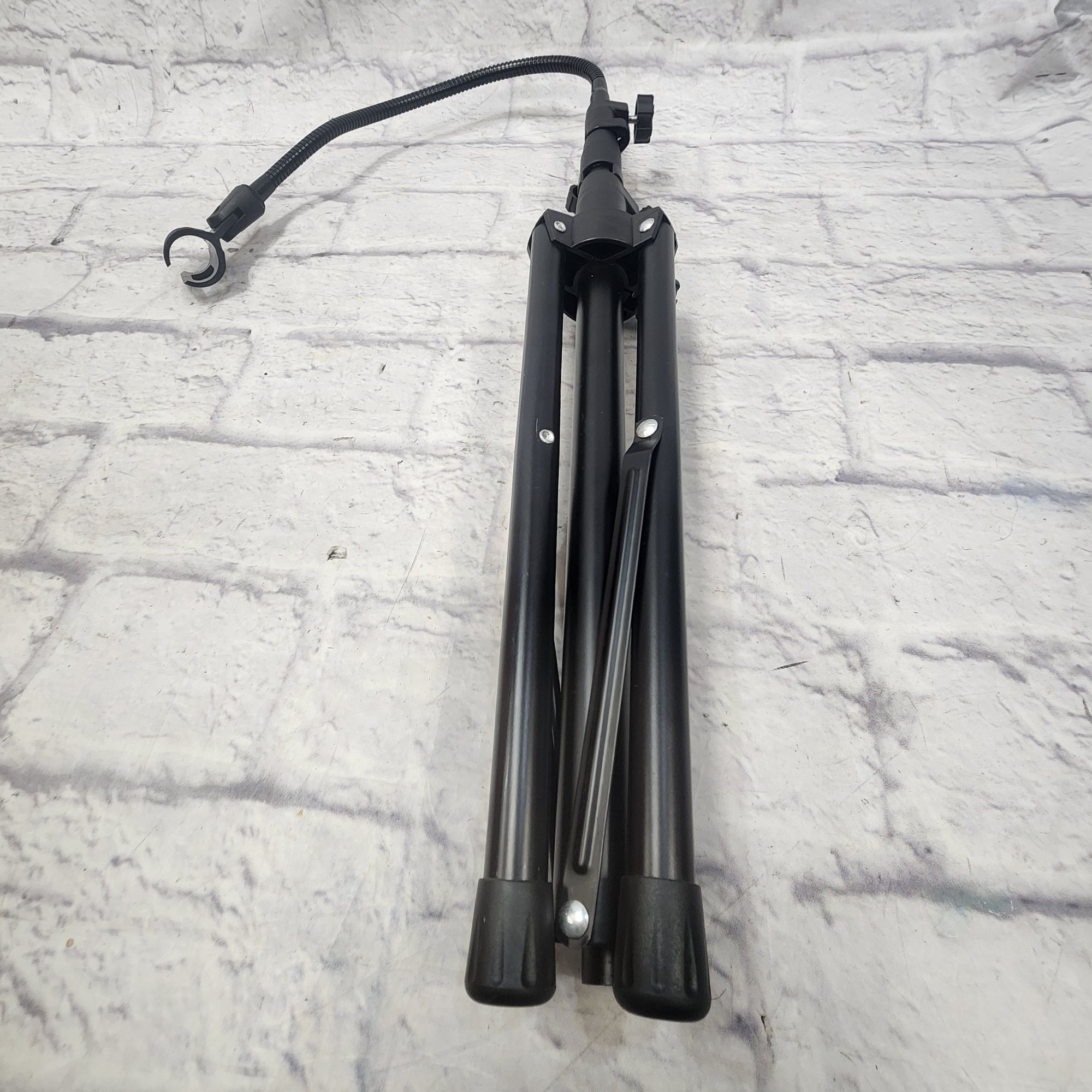 Unknown Gooseneck Microphone Stand with Tripod Base